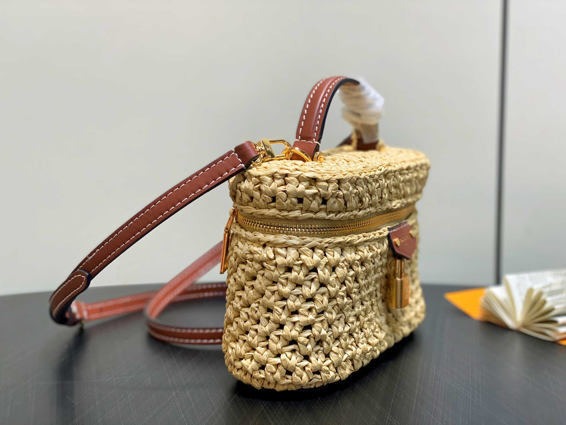 【顶级原单】M14303棕色 拉菲草编织化妆包 Vanity Chain Pouch 手袋 加入度假系列