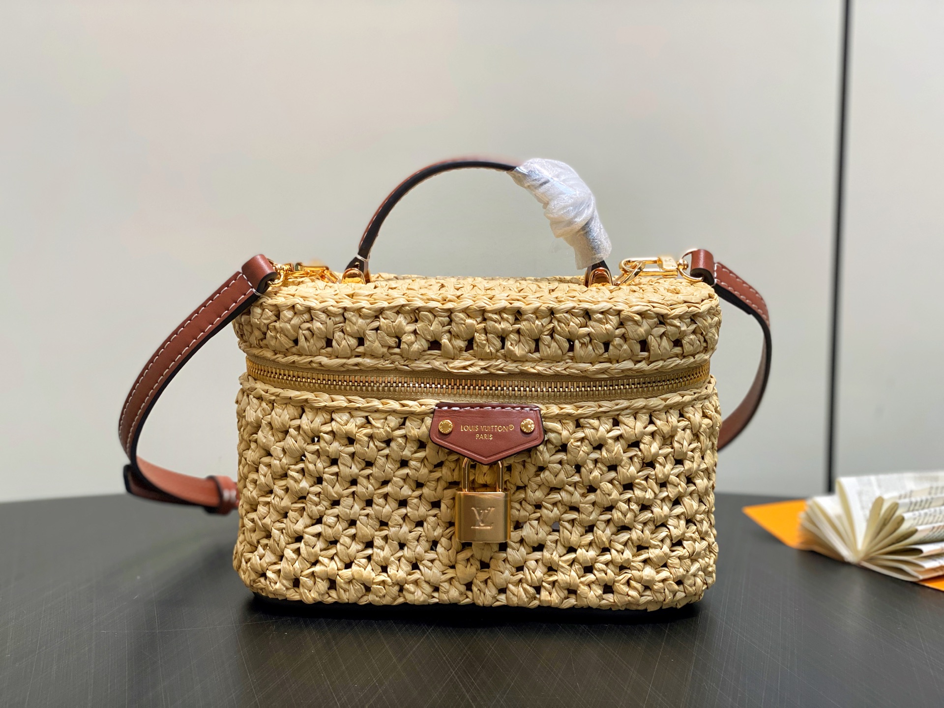 【顶级原单】M14303棕色 拉菲草编织化妆包 Vanity Chain Pouch 手袋 加入度假系列