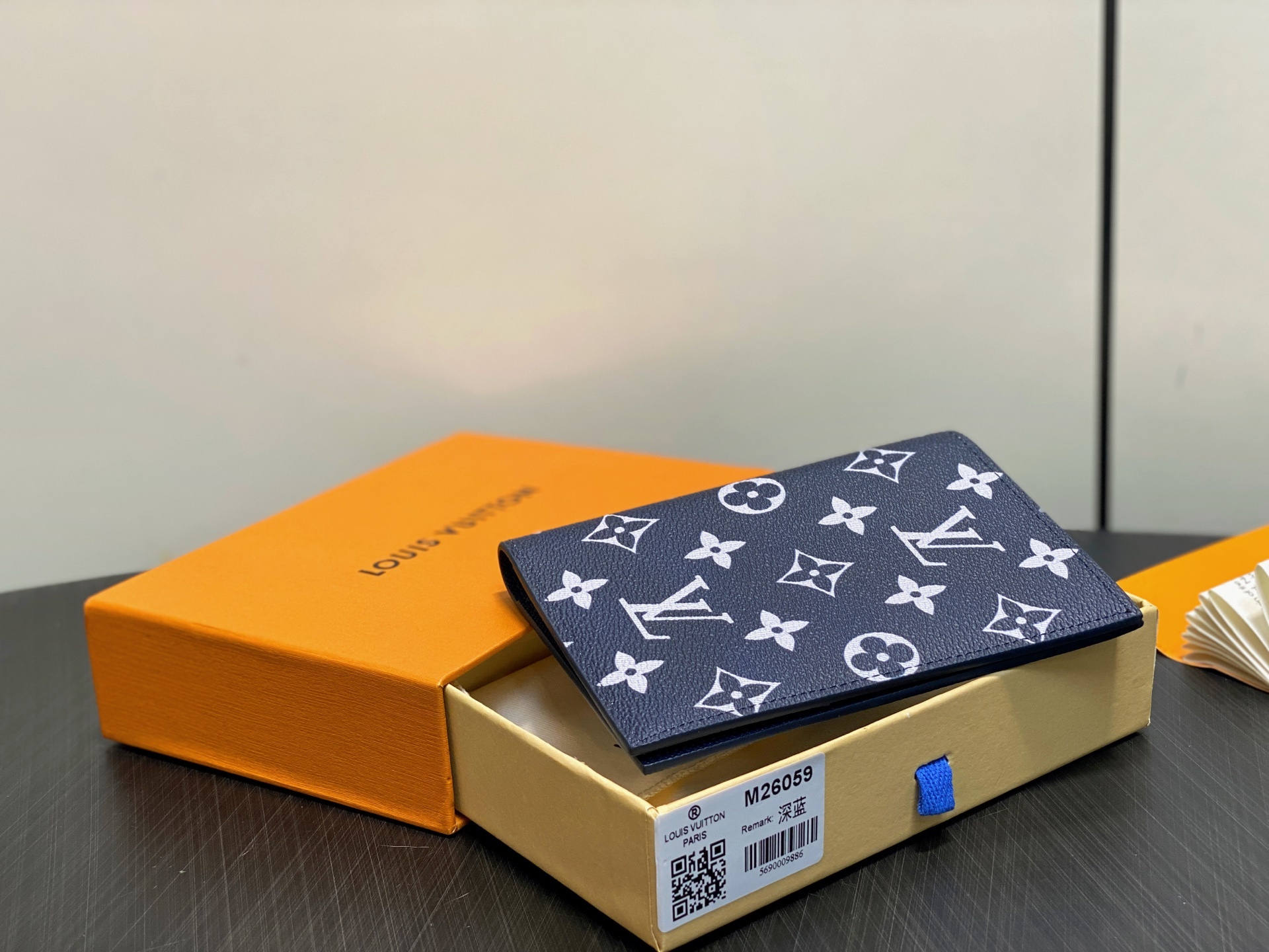 【顶级原单】M26059深蓝 护照夹护照套 本款护照套为 Monogram Macassar 帆布勾勒明