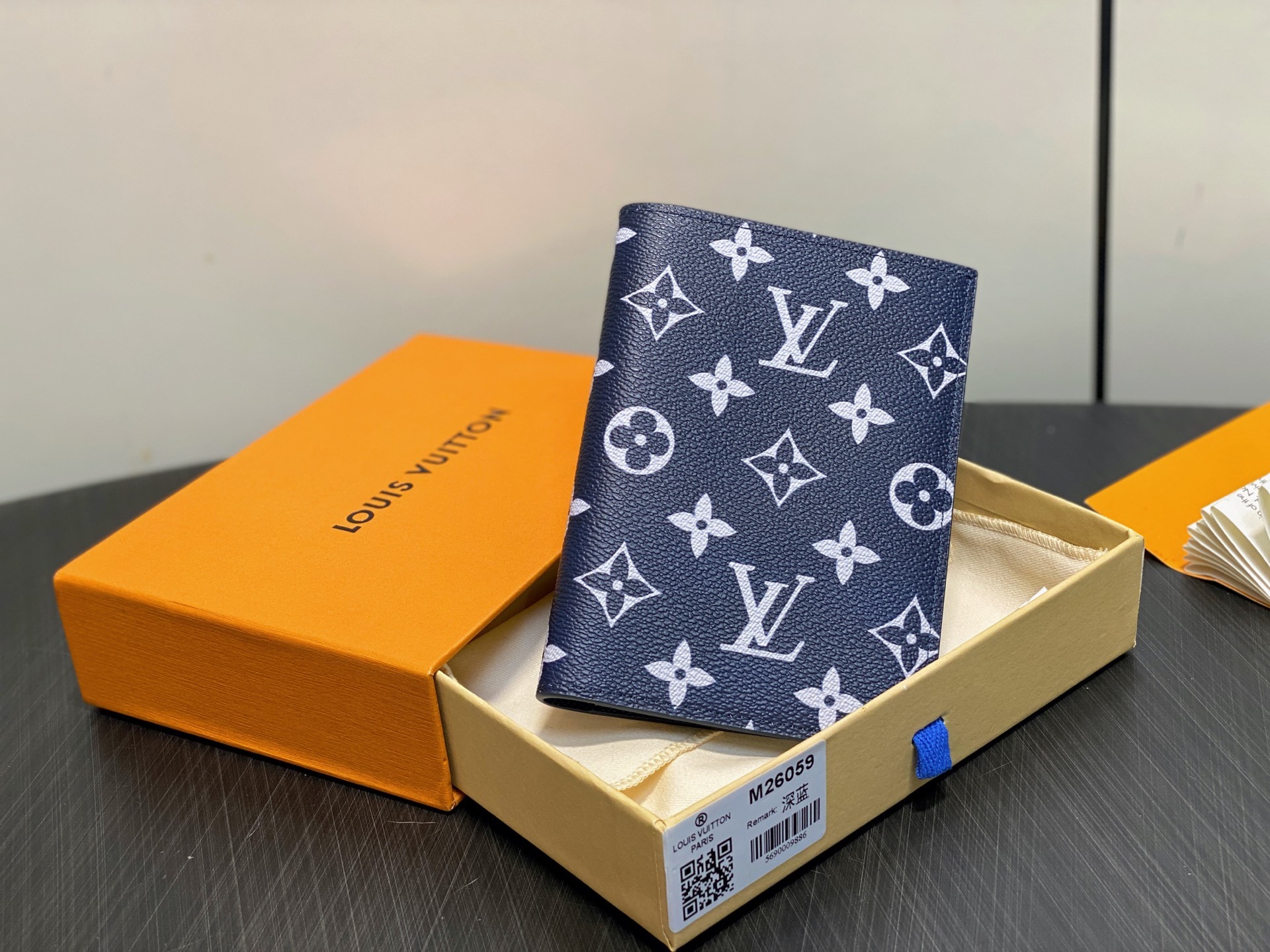 【顶级原单】M26059深蓝 护照夹护照套 本款护照套为 Monogram Macassar 帆布勾勒明