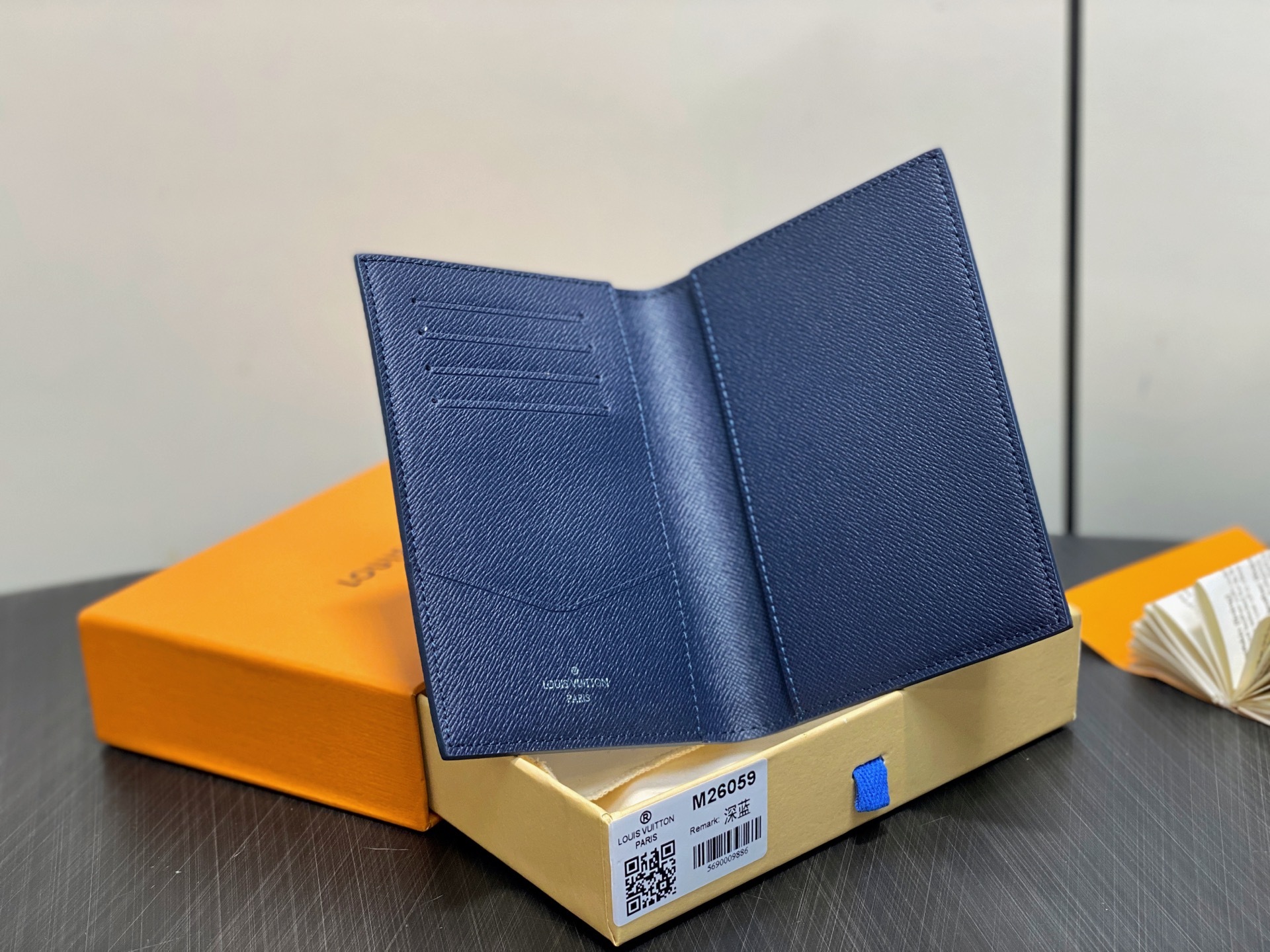 【顶级原单】M26059深蓝 护照夹护照套 本款护照套为 Monogram Macassar 帆布勾勒明