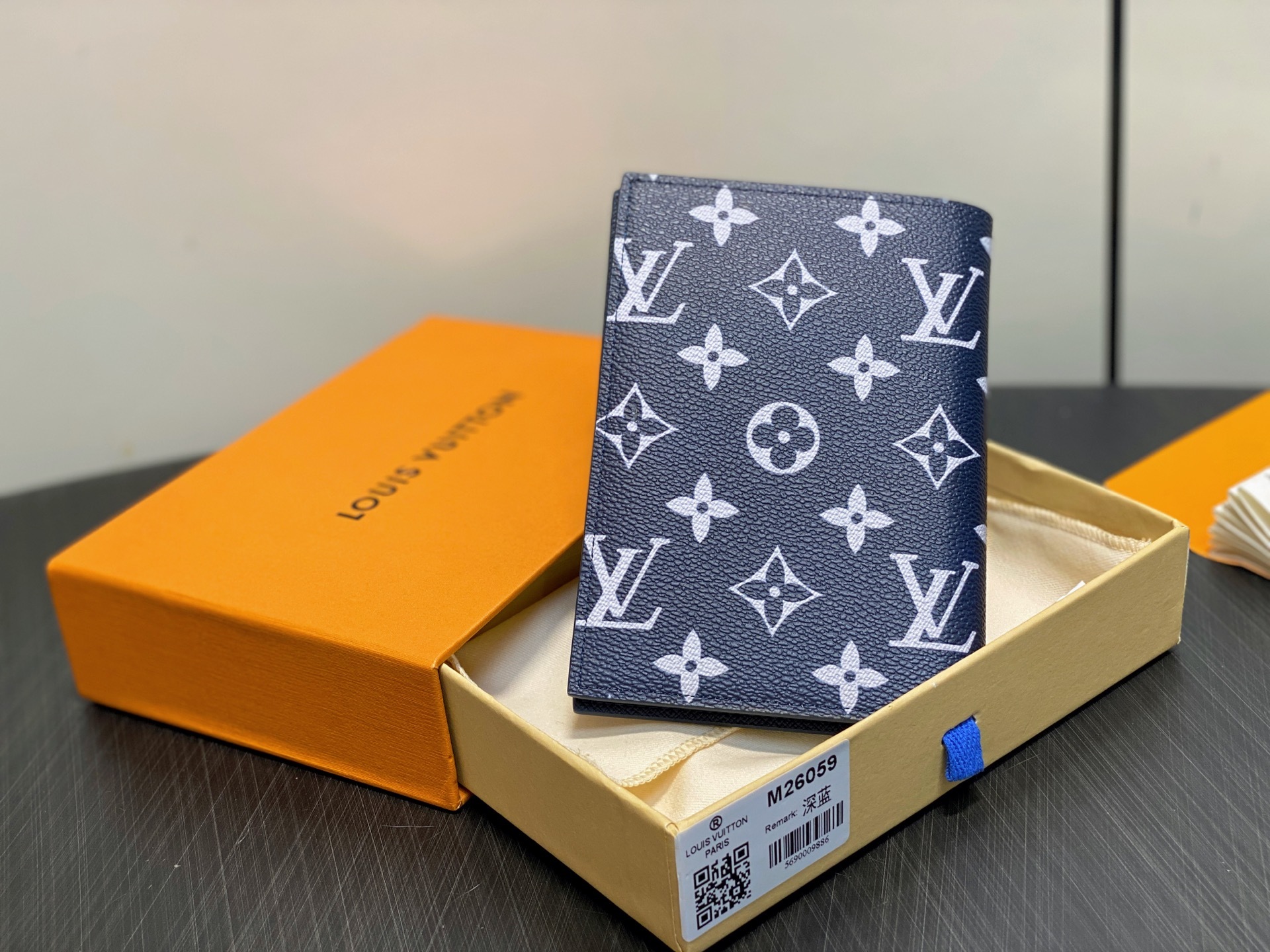 【顶级原单】M26059深蓝 护照夹护照套 本款护照套为 Monogram Macassar 帆布勾勒明