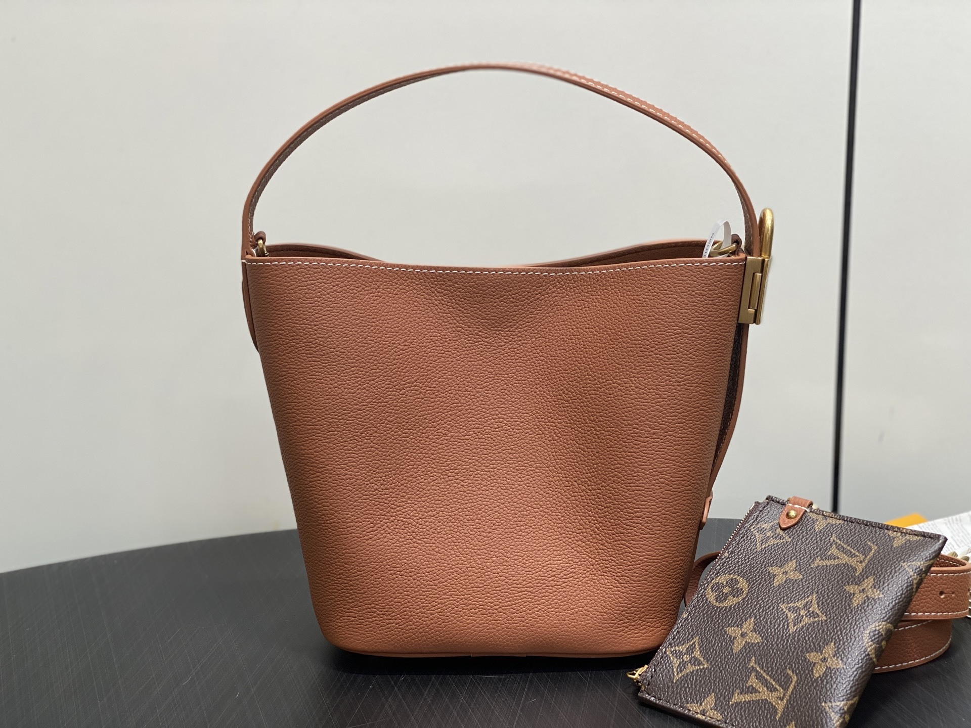 【顶级原单】M14416棕色 全皮水桶包 LOW KEY ALL IN BB 手袋 m25543 黑色