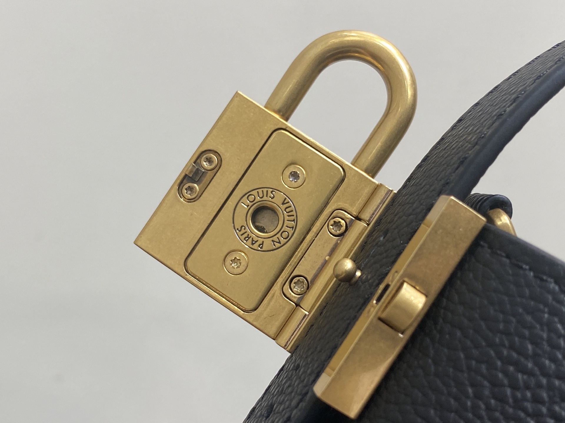 【顶级原单】M14416黑色 全皮水桶包 LOW KEY ALL IN BB 手袋 m25543 黑色