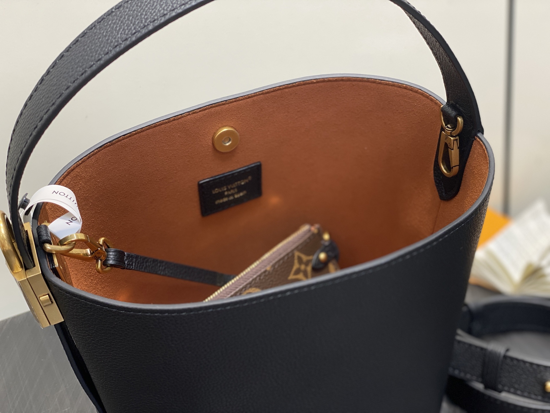 【顶级原单】M14416黑色 全皮水桶包 LOW KEY ALL IN BB 手袋 m25543 黑色