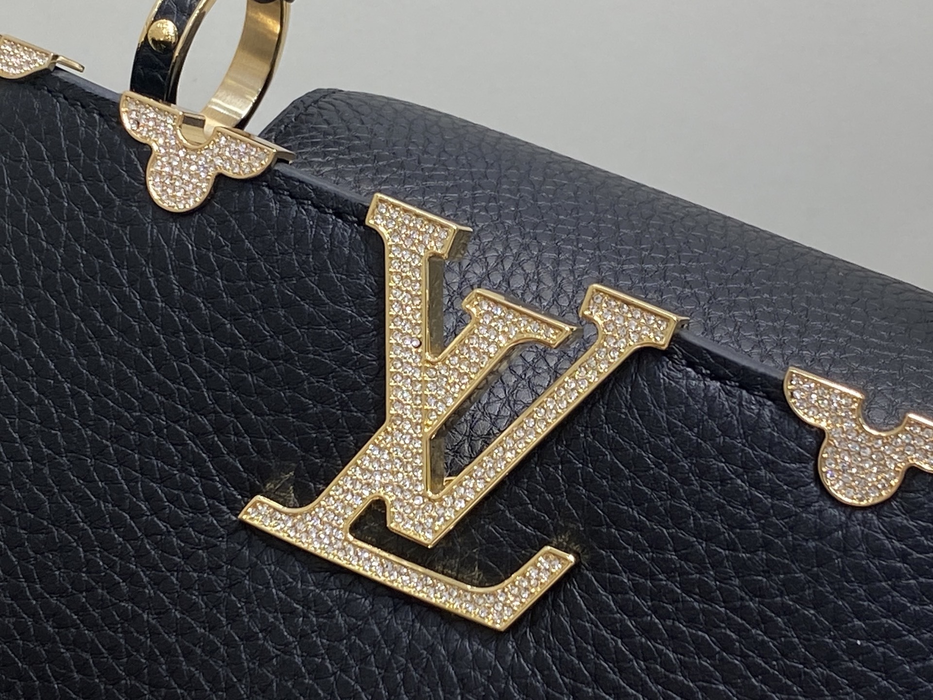 【顶级原单】M48865黑色拼金钻花冠款 全皮cap那英款 Capucines BB手袋 法国进口小牛皮