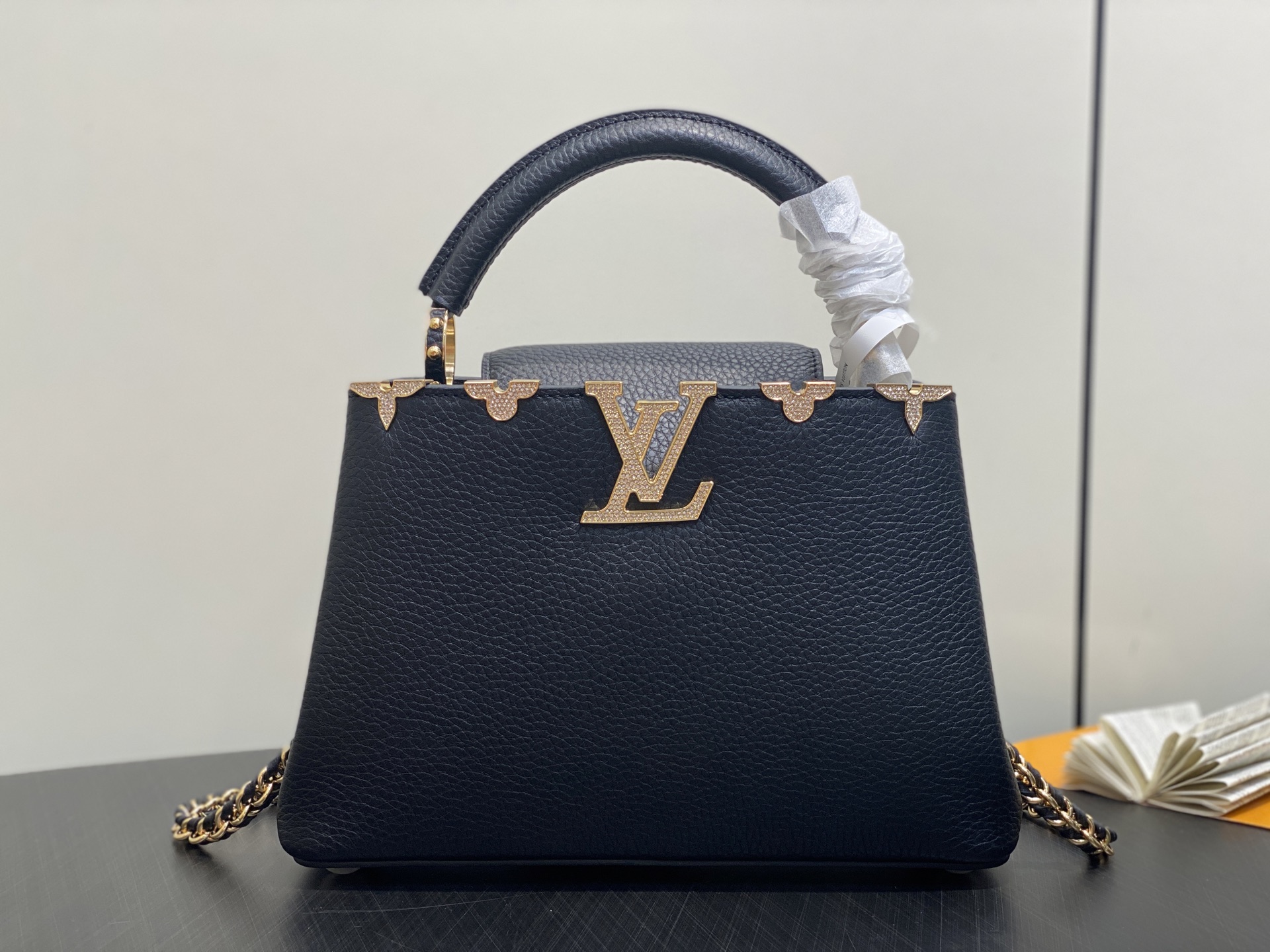 【顶级原单】M48865黑色拼金钻花冠款 全皮cap那英款 Capucines BB手袋 法国进口小牛皮