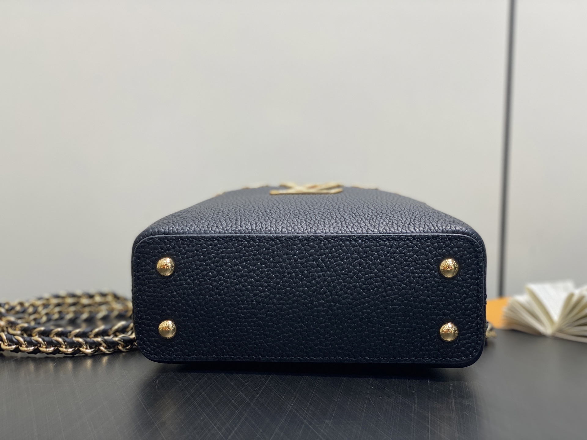 【顶级原单】M48865黑色拼金钻花冠 全皮cap那英款 Capucines 迷你手袋 法国进口小牛皮,