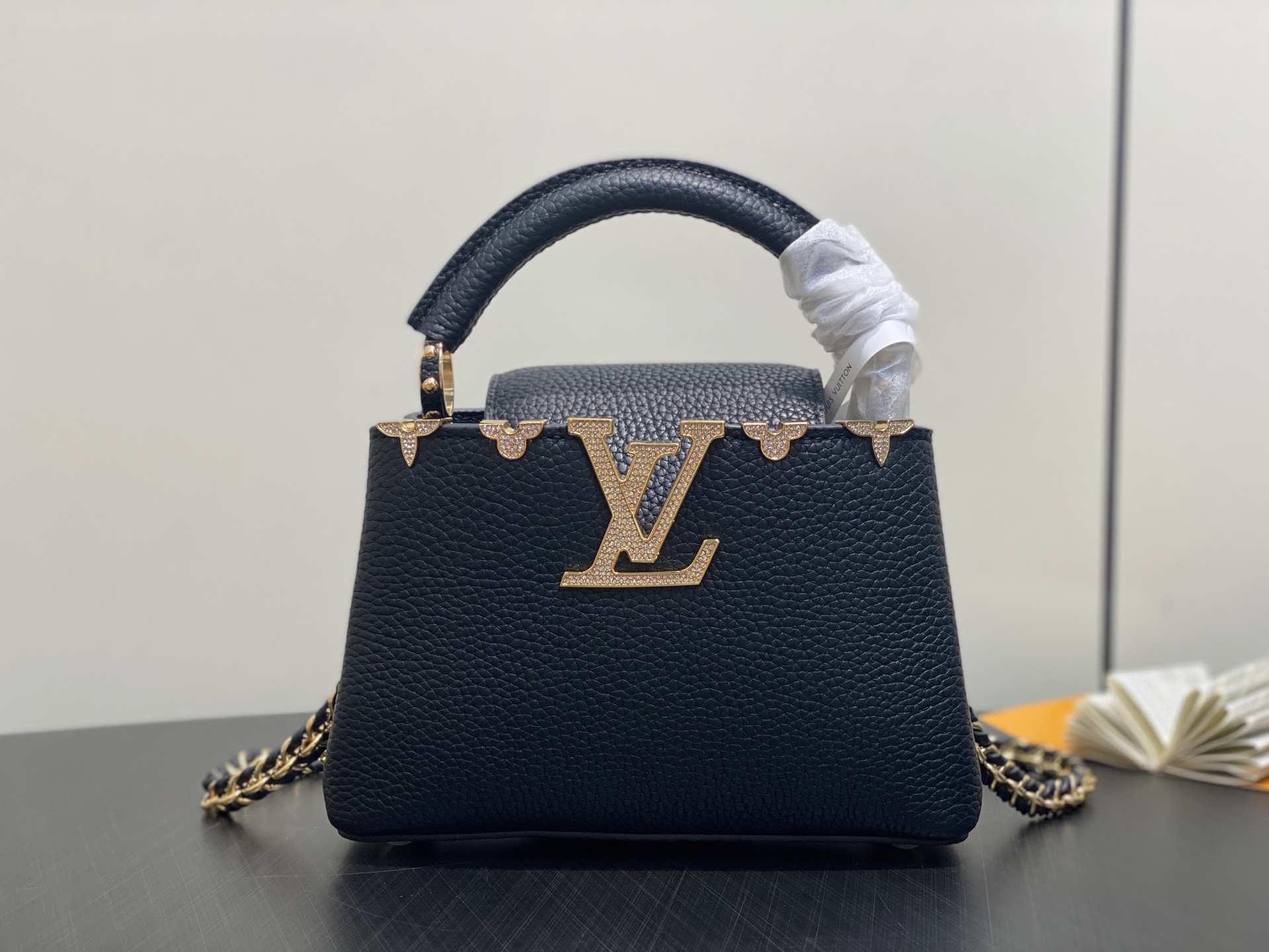 【顶级原单】M48865黑色拼金钻花冠 全皮cap那英款 Capucines 迷你手袋 法国进口小牛皮,