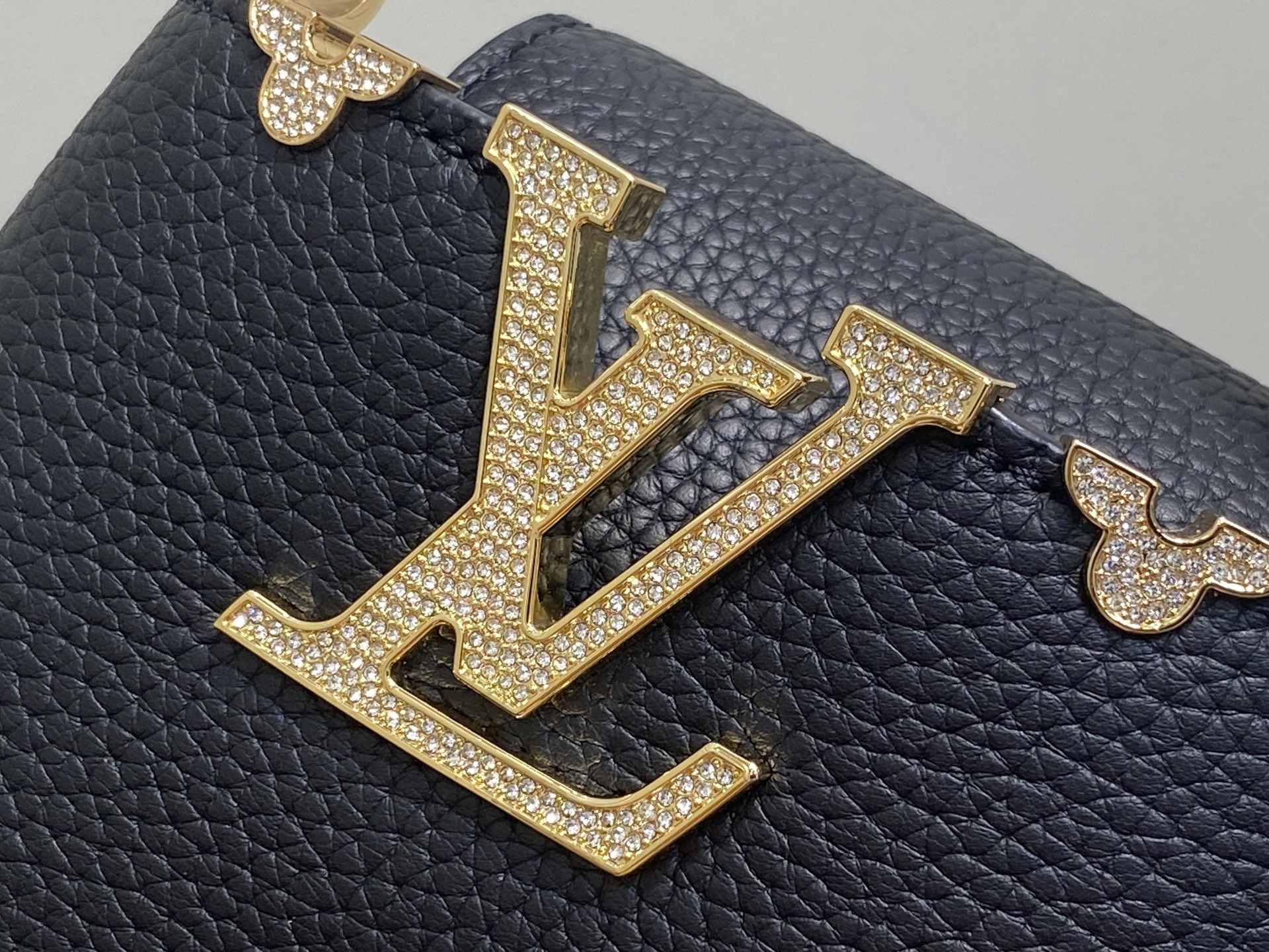 【顶级原单】M48865黑色拼金钻花冠 全皮cap那英款 超迷你 Capucines nano手袋 法国