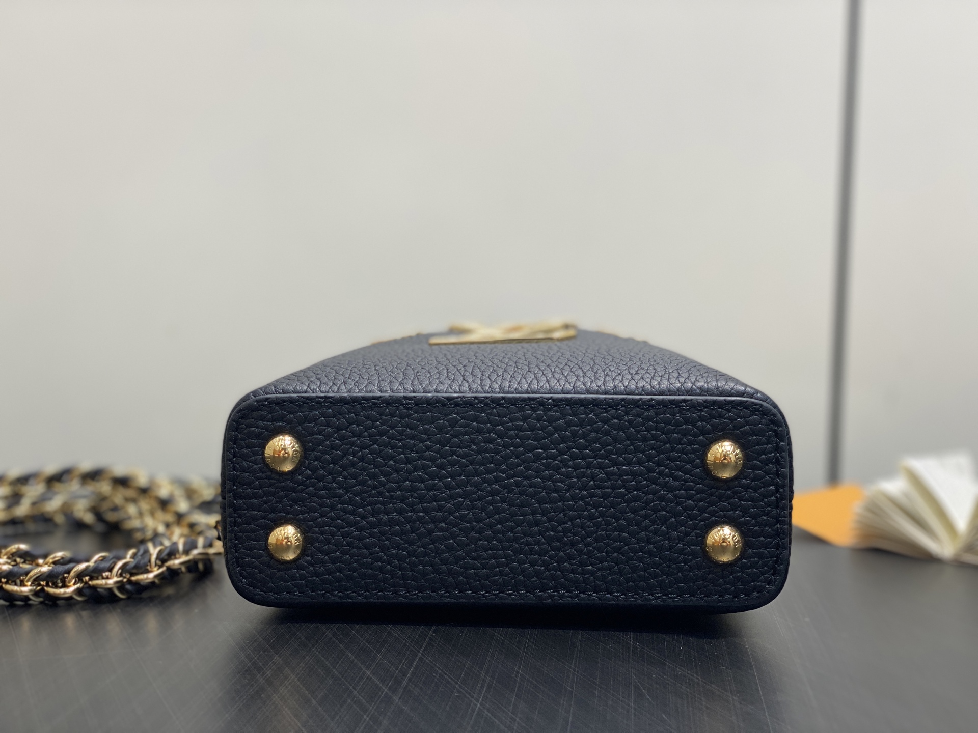 【顶级原单】M48865黑色拼金钻花冠 全皮cap那英款 超迷你 Capucines nano手袋 法国