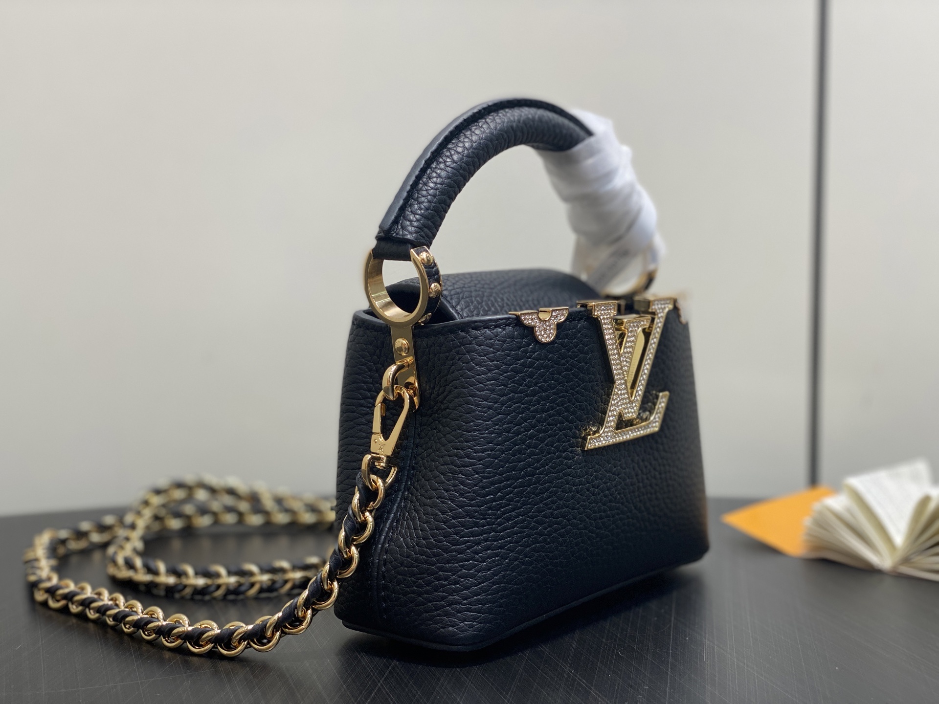 【顶级原单】M48865黑色拼金钻花冠 全皮cap那英款 超迷你 Capucines nano手袋 法国