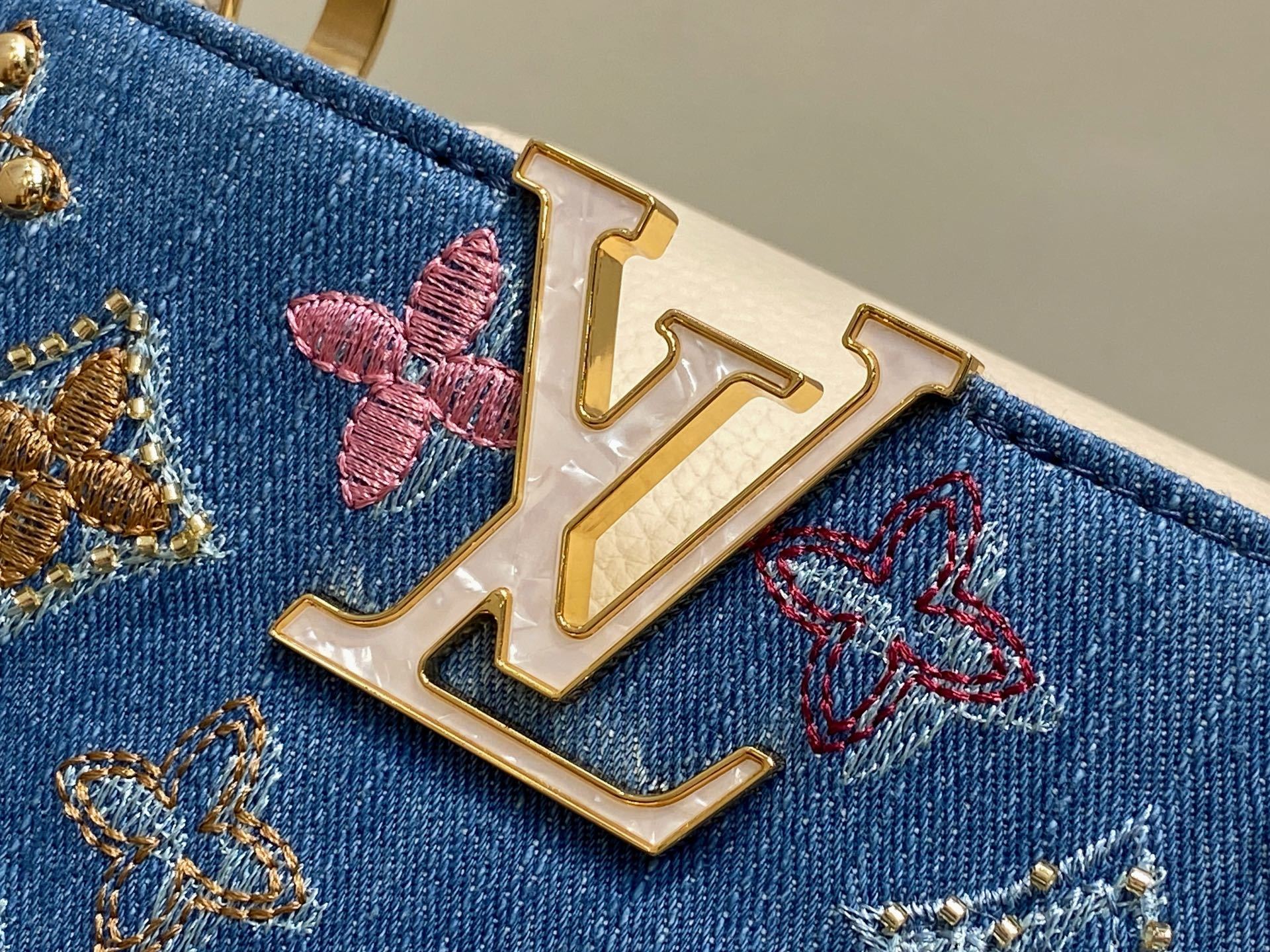 【顶级原单】M12947蓝色牛仔 全皮cap那英款 Capucines BB手袋 本款 Capucine