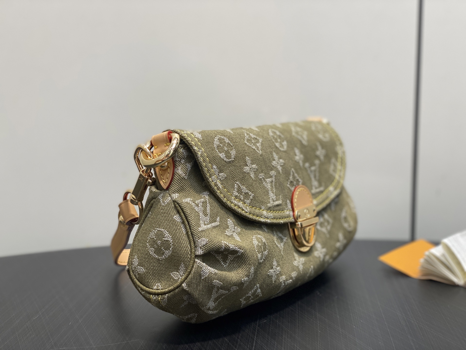 【顶级原单】M95217草绿色 丹宁牛仔腋下包 Vintage 牛仔挎包 中古绝版牛仔手包,夏日必备时尚