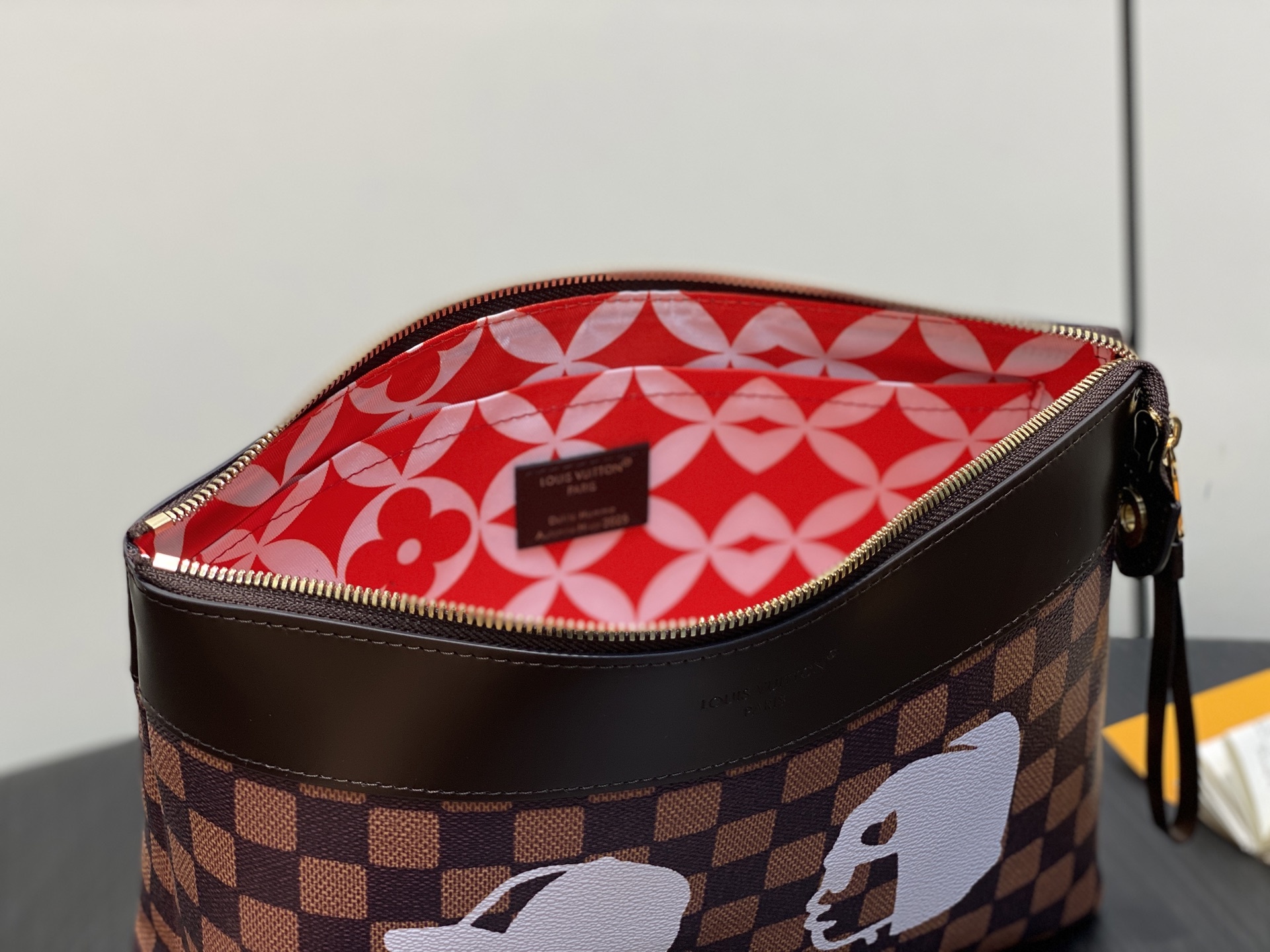 【顶级原单】M40813啡格 公仔丝印手包手拿包 pochette voyage souple 手拿包