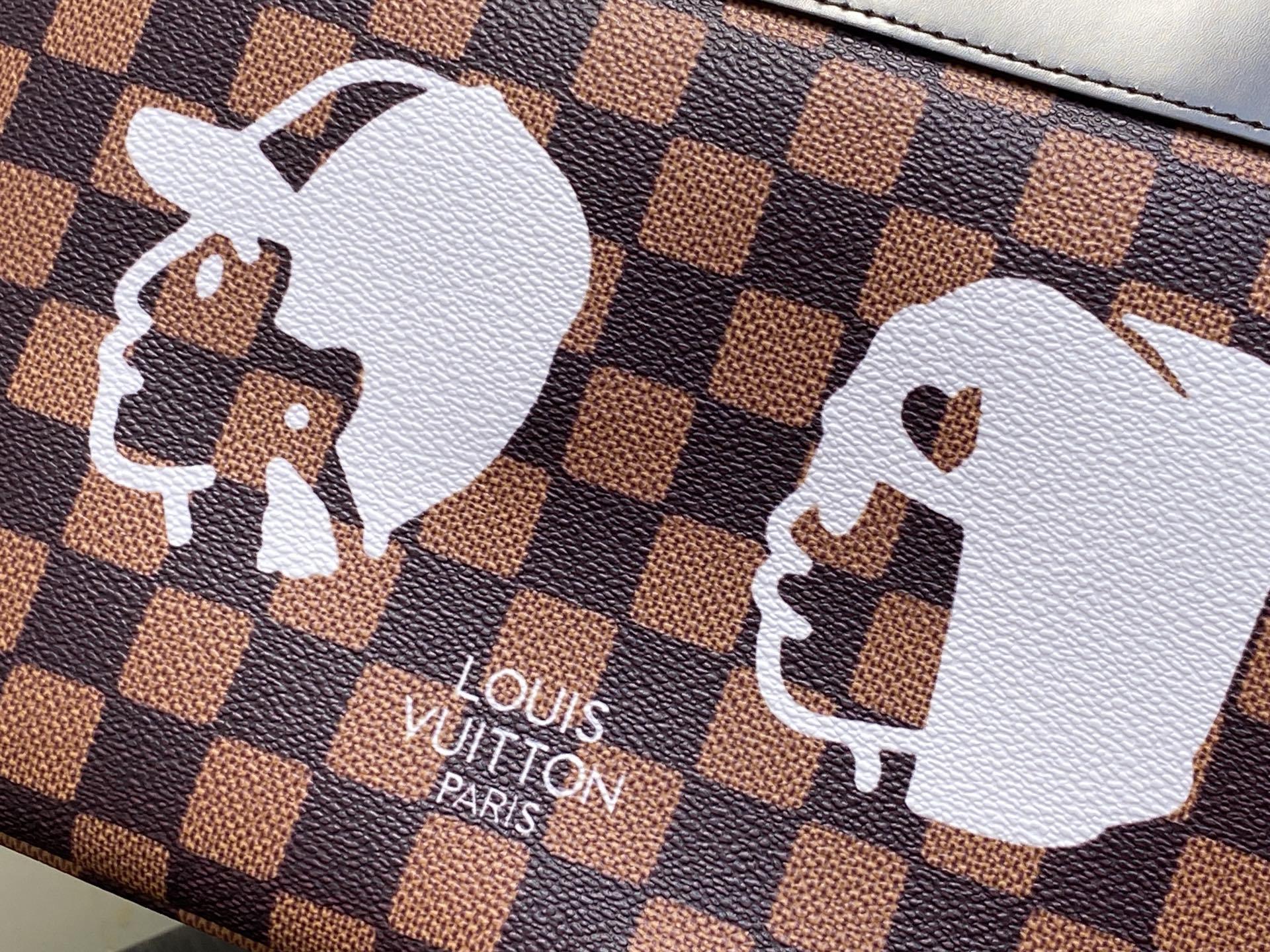 【顶级原单】M40813啡格 公仔丝印手包手拿包 pochette voyage souple 手拿包