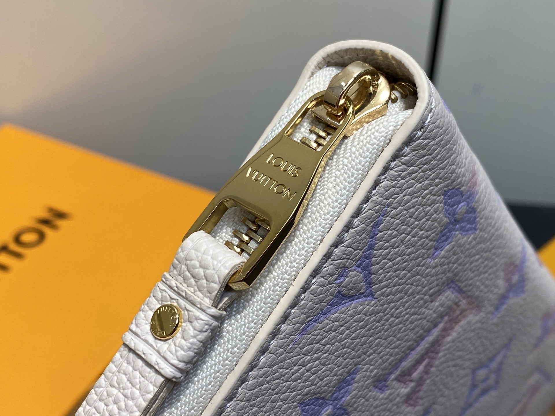 【顶级原单】M25594米白 七夕限定幻彩全皮单拉链钱包 NEW Zippy Wallet 钱包 Zip