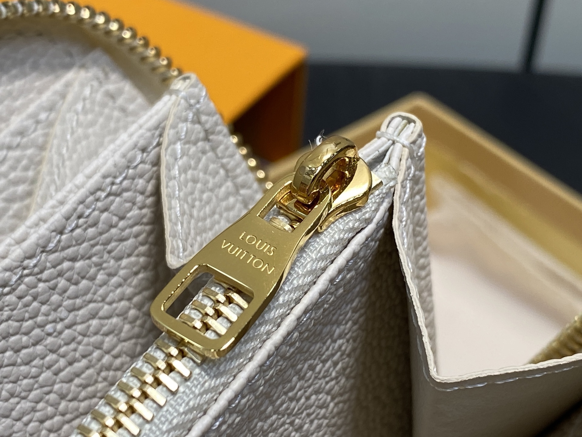 【顶级原单】M25594米白 七夕限定幻彩全皮单拉链钱包 NEW Zippy Wallet 钱包 Zip