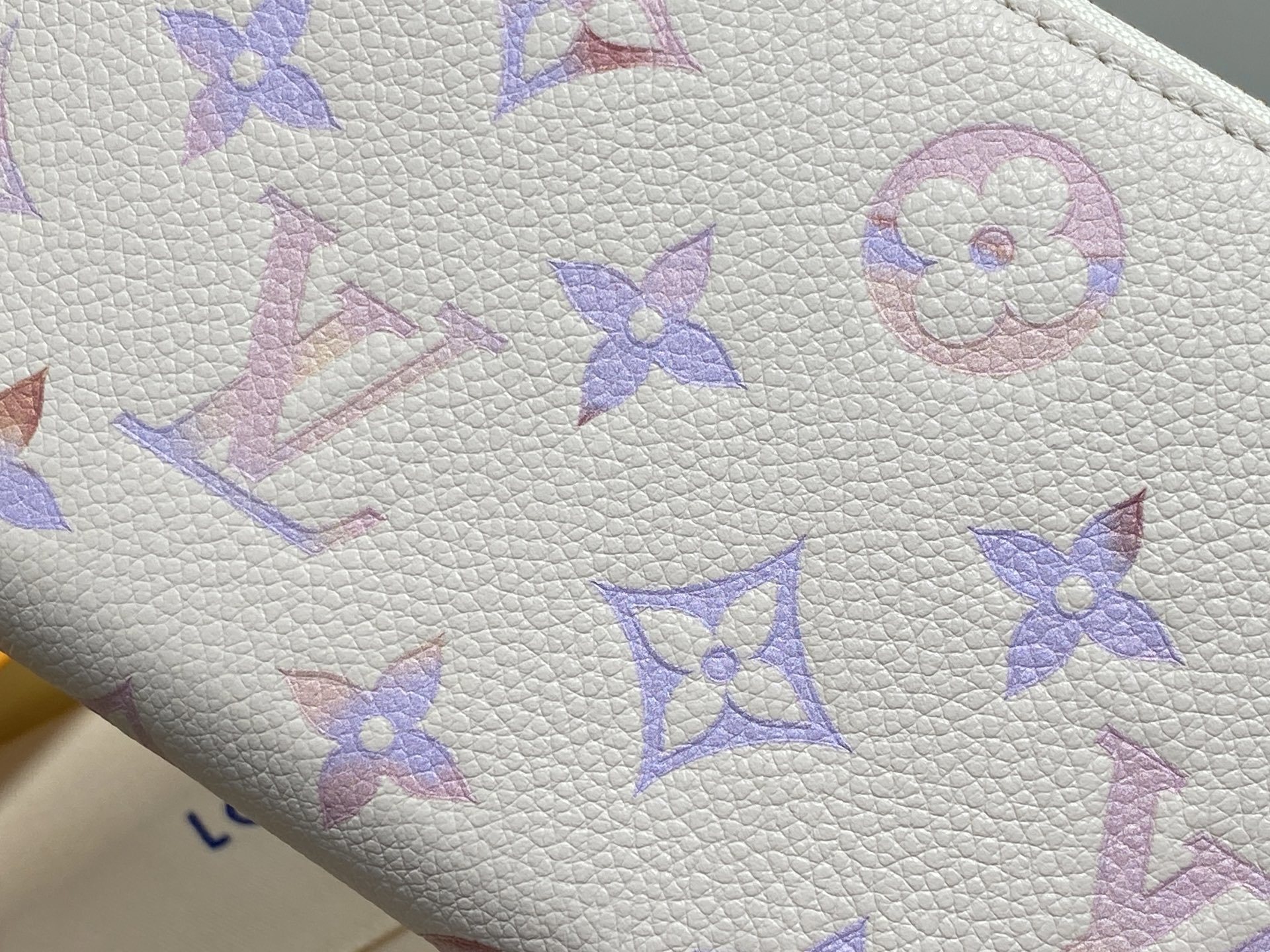 【顶级原单】M25594米白 七夕限定幻彩全皮单拉链钱包 NEW Zippy Wallet 钱包 Zip