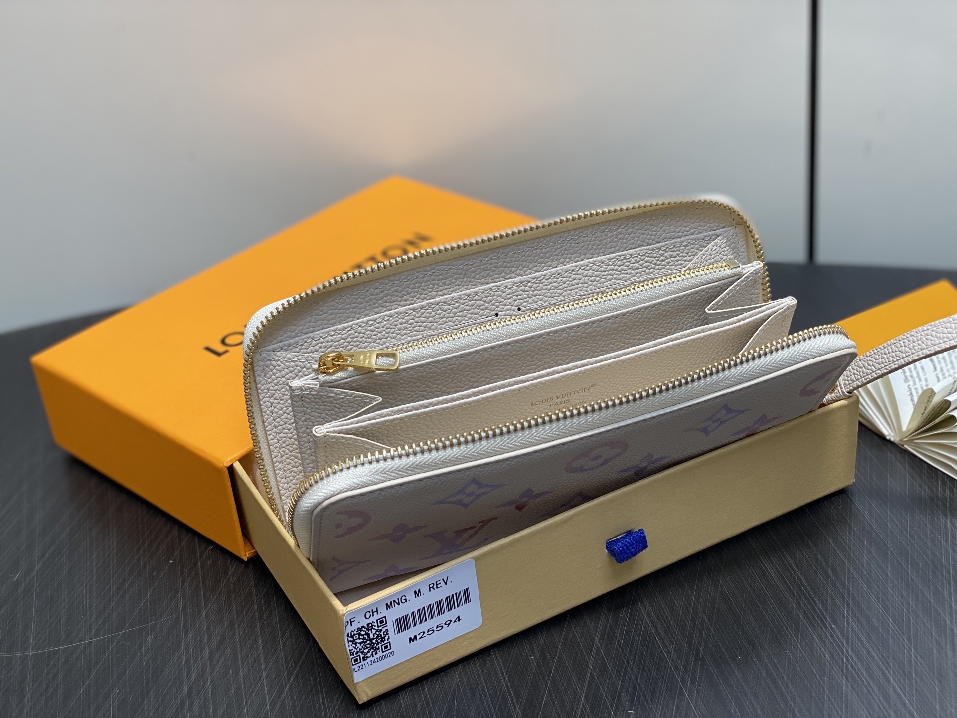 【顶级原单】M25594米白 七夕限定幻彩全皮单拉链钱包 NEW Zippy Wallet 钱包 Zip