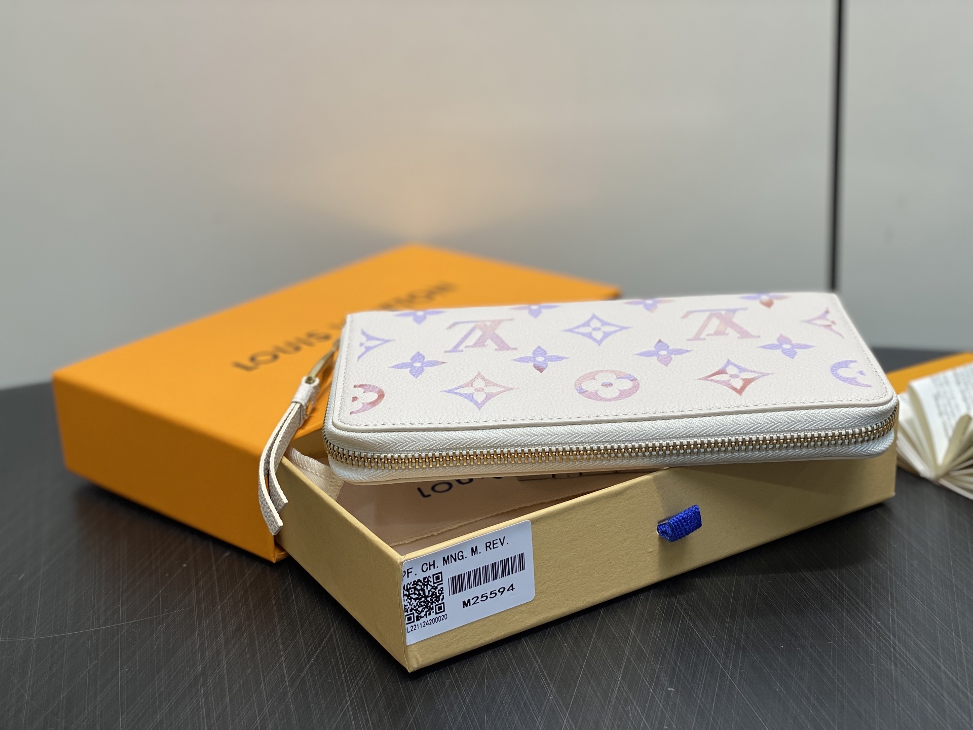 【顶级原单】M25594米白 七夕限定幻彩全皮单拉链钱包 NEW Zippy Wallet 钱包 Zip