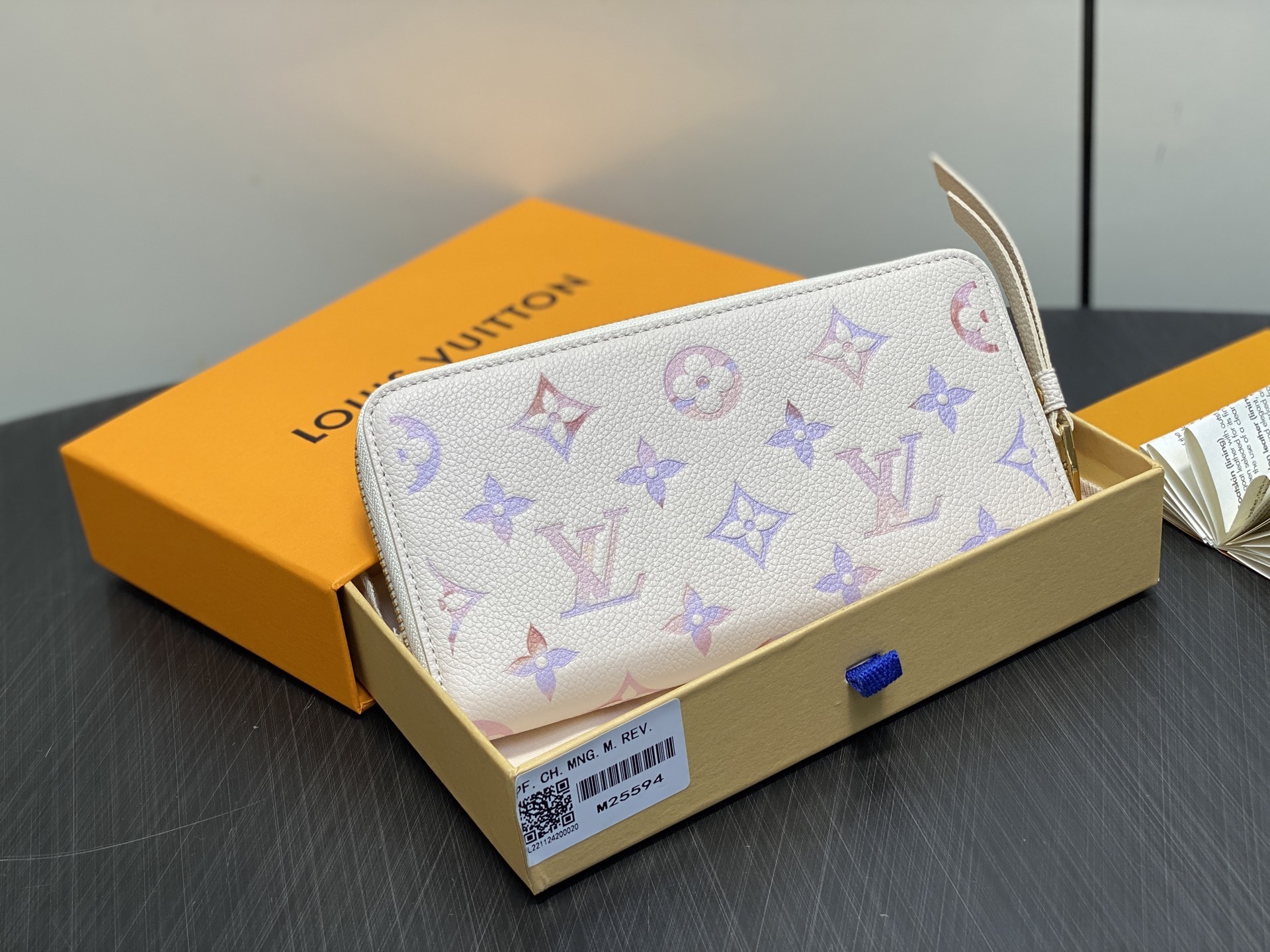 【顶级原单】M25594米白 七夕限定幻彩全皮单拉链钱包 NEW Zippy Wallet 钱包 Zip