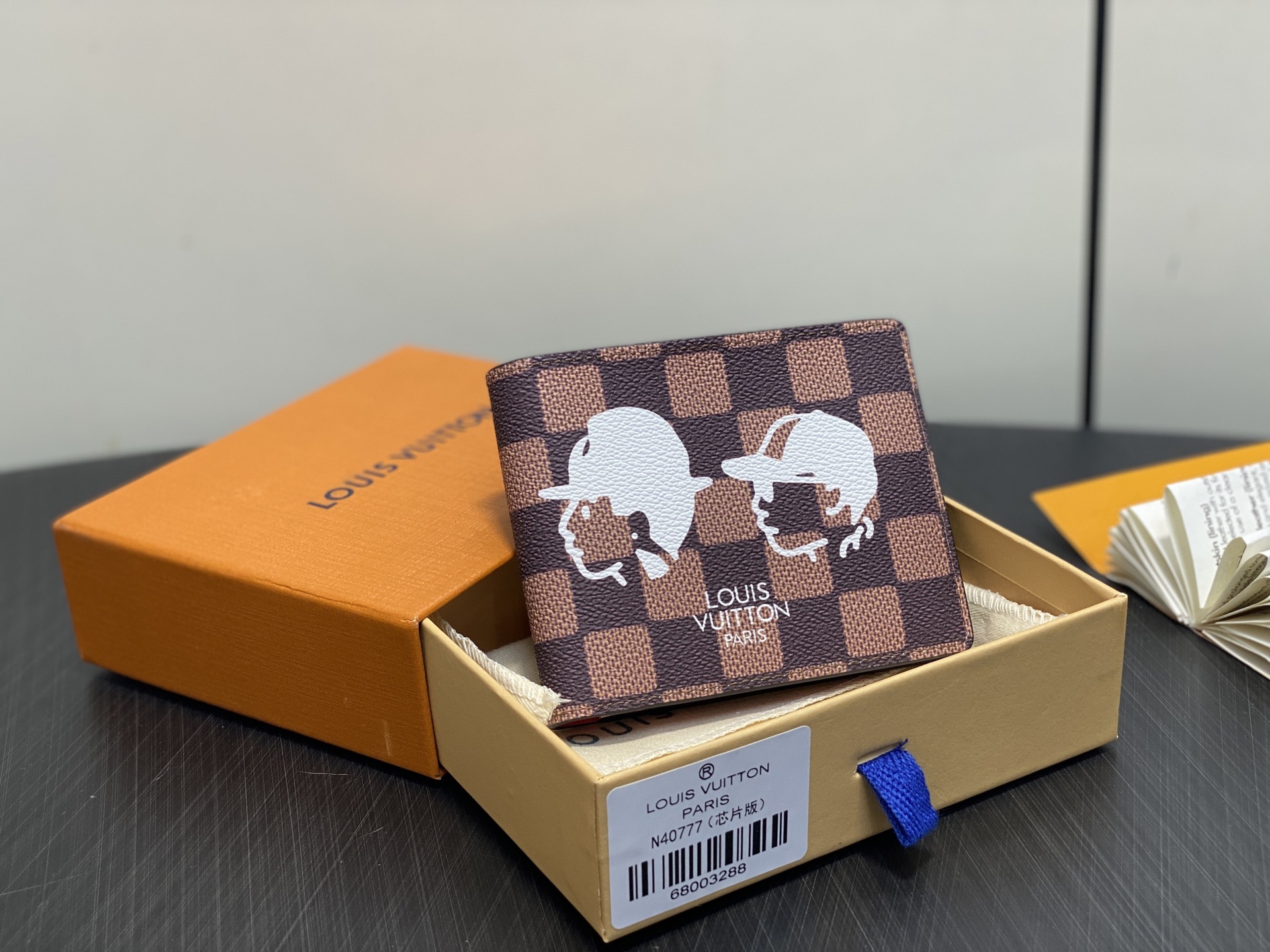 【顶级原单】N40777啡格 Lv nigo 联名款 头像丝印短款西装夹钱包 当季新款 MULTIPLE