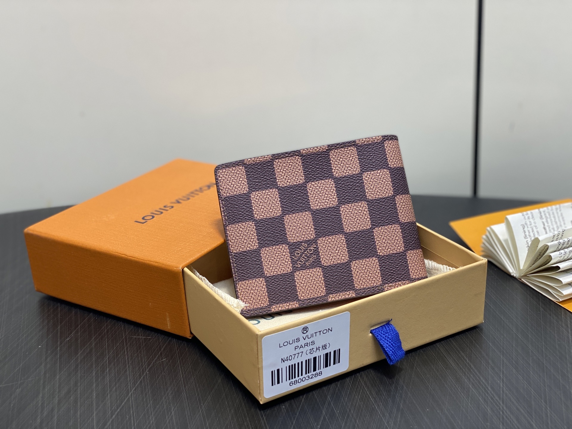 【顶级原单】N40777啡格 Lv nigo 联名款 头像丝印短款西装夹钱包 当季新款 MULTIPLE