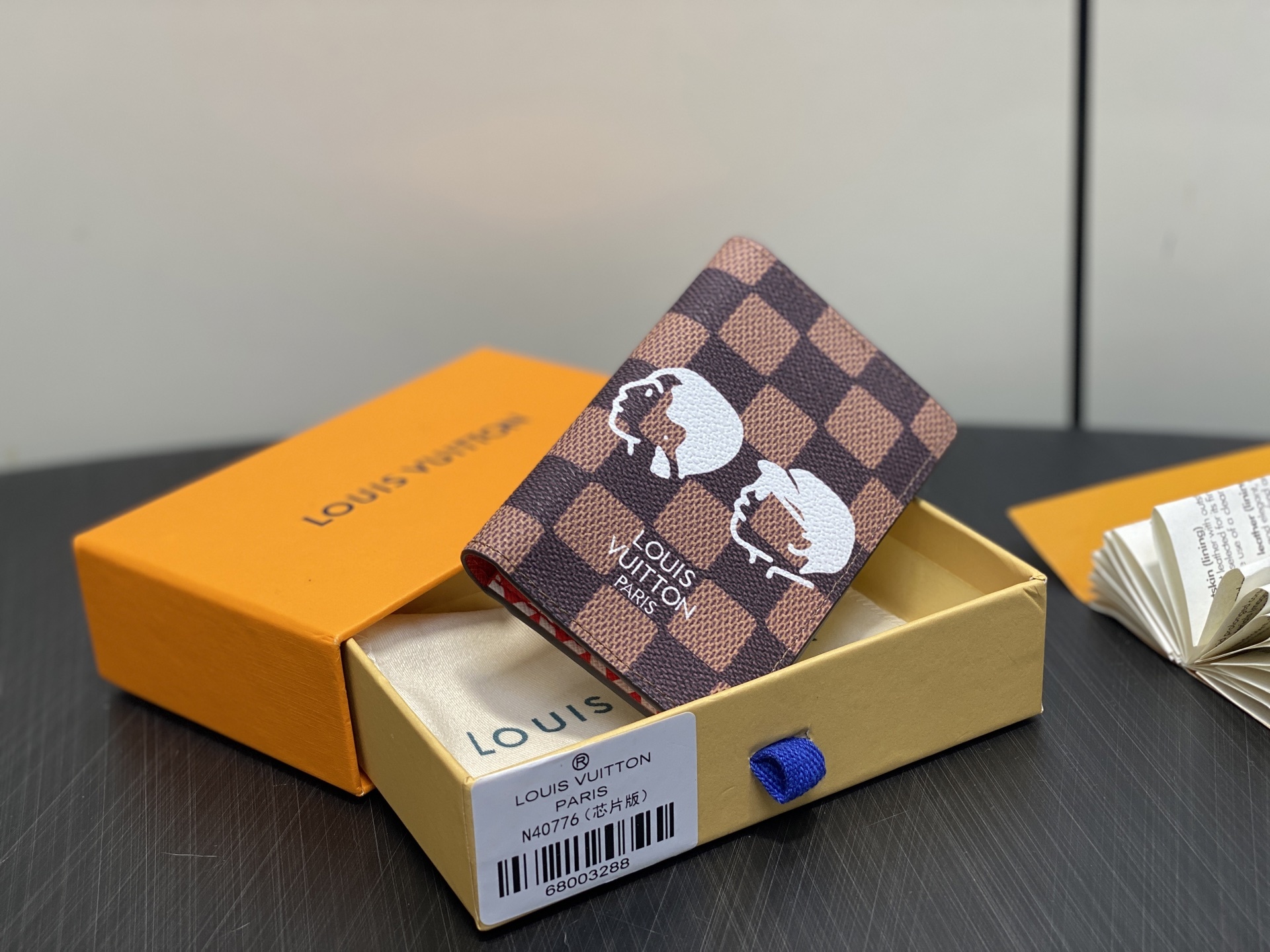 【顶级原单】N40776啡格 Lv nigo联名 头像丝印卡包钱包 当季新款 口袋钱夹 本款口袋钱夹取材