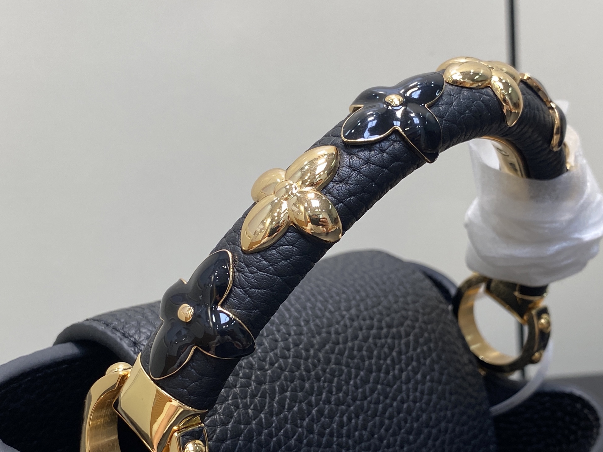 【顶级原单】M14976黑色 四叶草全皮cap那英款 本款Capucines 迷你手袋 于手柄融入精致M