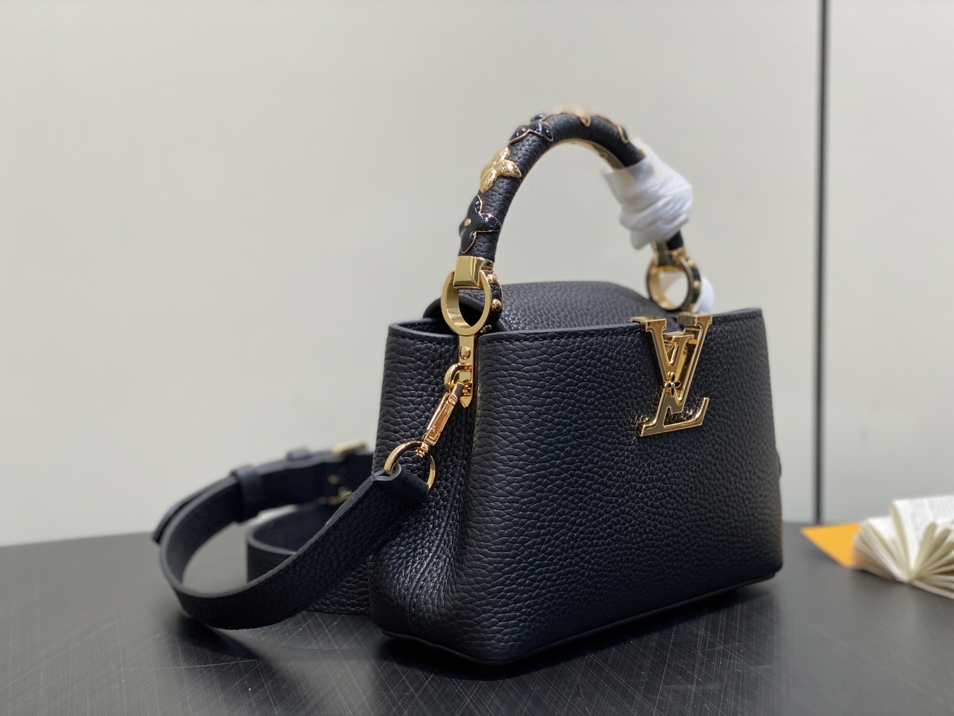 【顶级原单】M14976黑色 四叶草全皮cap那英款 本款Capucines 迷你手袋 于手柄融入精致M