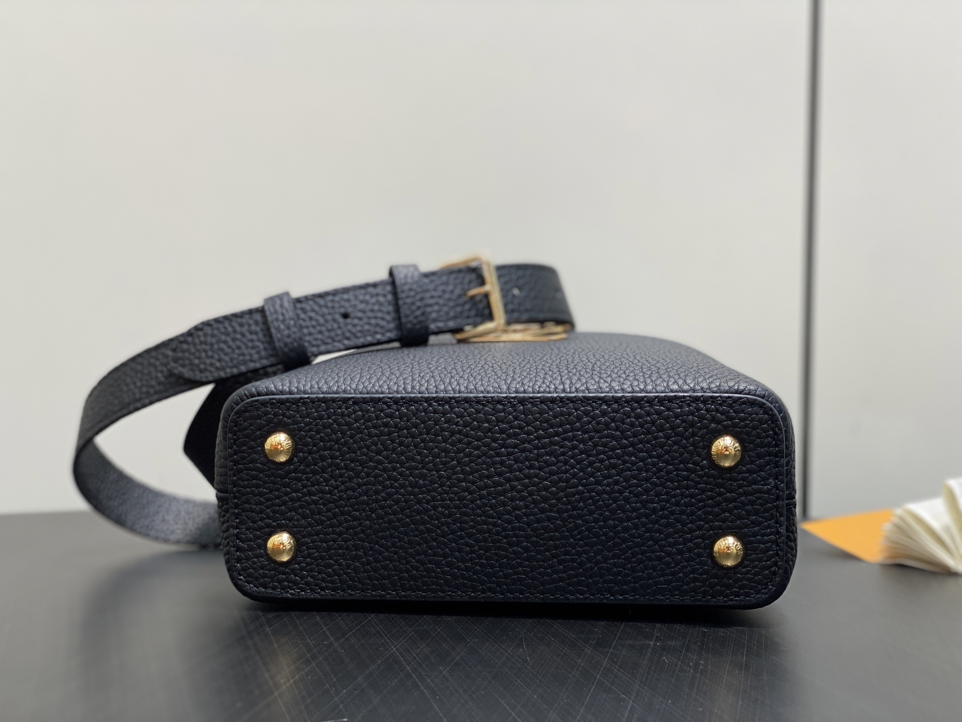 【顶级原单】M14976黑色 四叶草全皮cap那英款 本款Capucines 迷你手袋 于手柄融入精致M