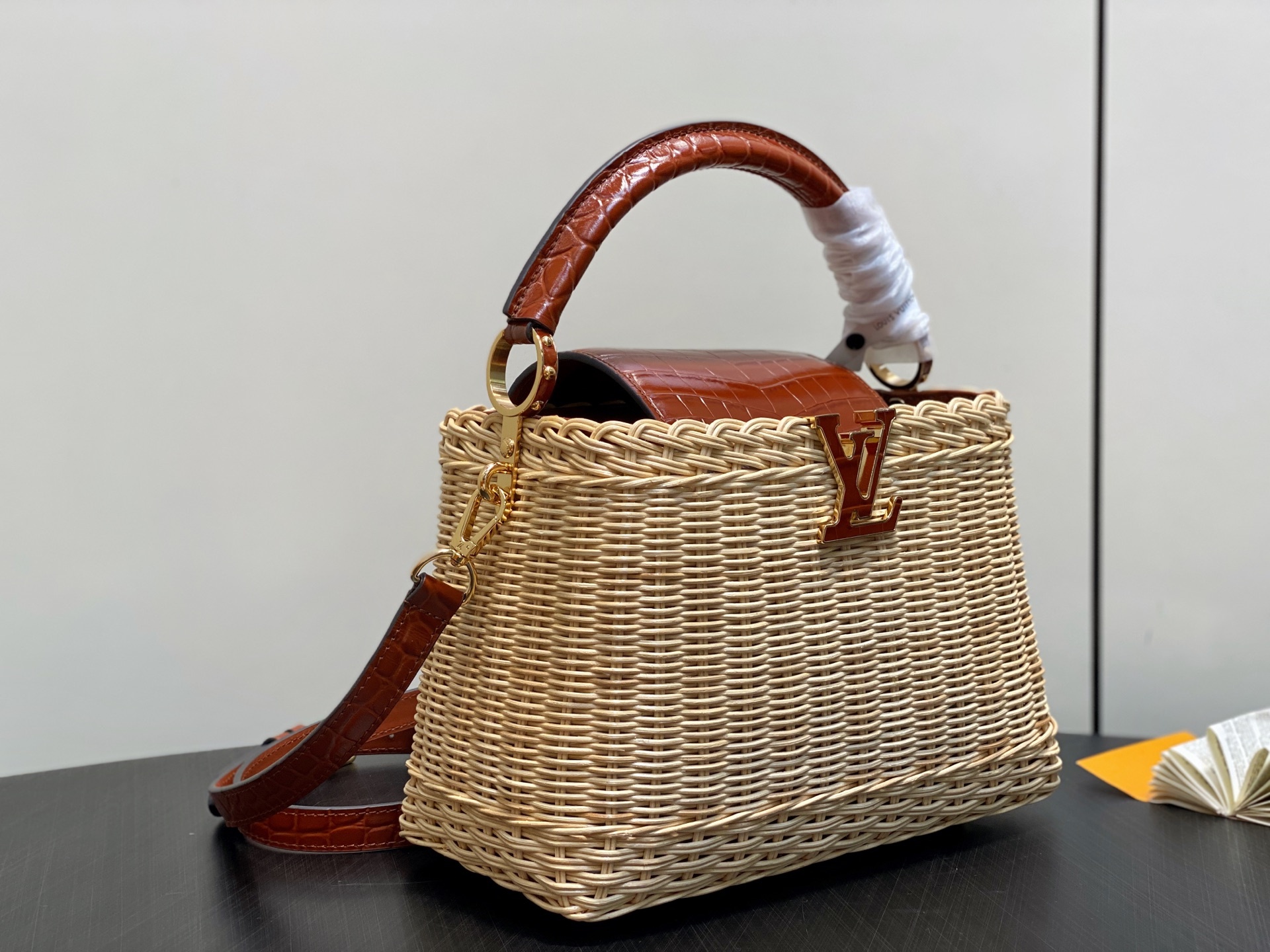 【顶级原单】M88126棕色鳄鱼纹 编织cap那英款 CAPUCINES BB 手袋 编织/ 牛皮压鳄鱼