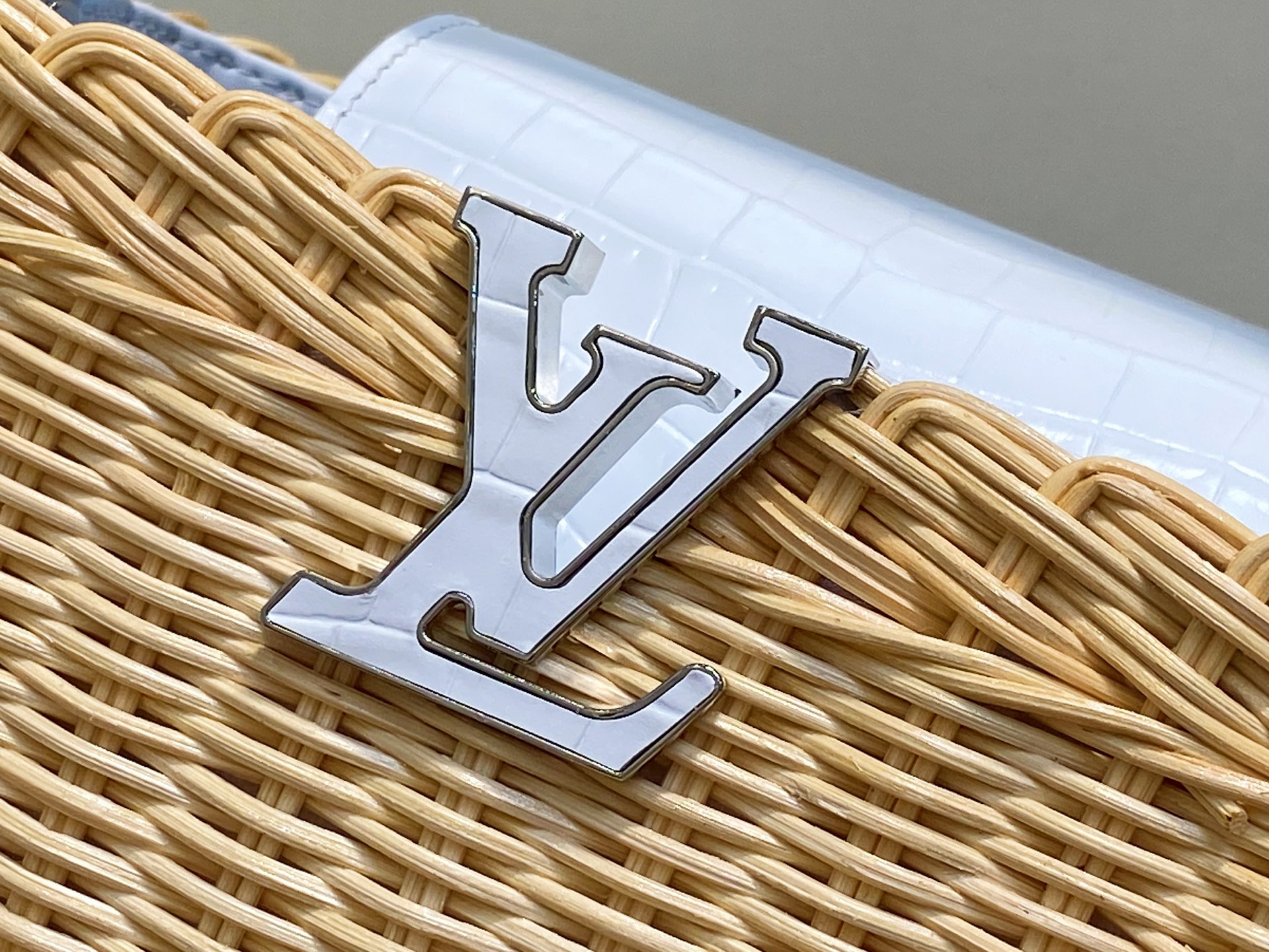 【顶级原单】M88126白色鳄鱼纹 编织cap那英款 CAPUCINES BB 手袋 编织/ 牛皮压鳄鱼