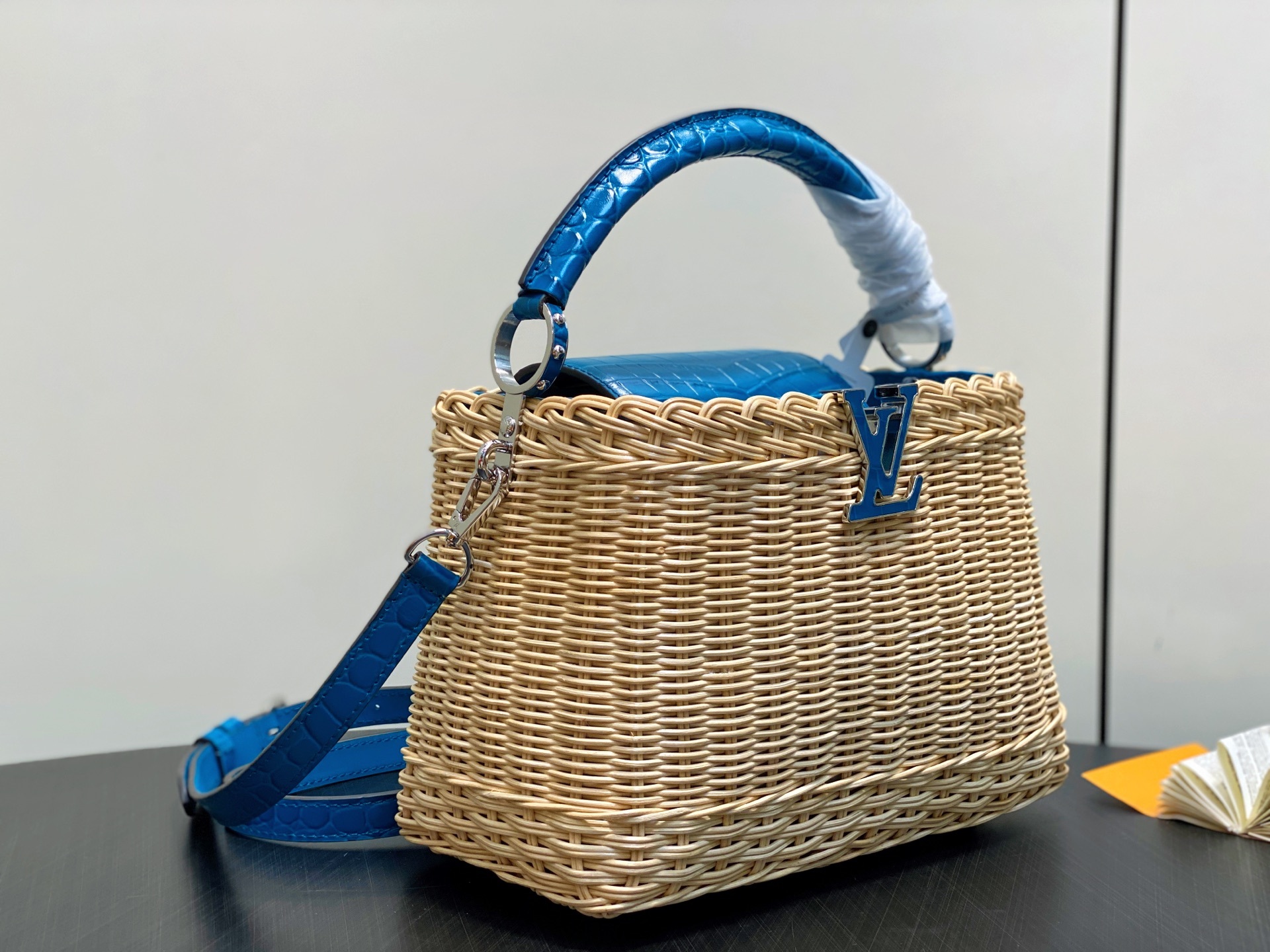 【顶级原单】M88126蓝色鳄鱼纹 编织cap那英款 CAPUCINES BB 手袋 编织/ 牛皮压鳄鱼