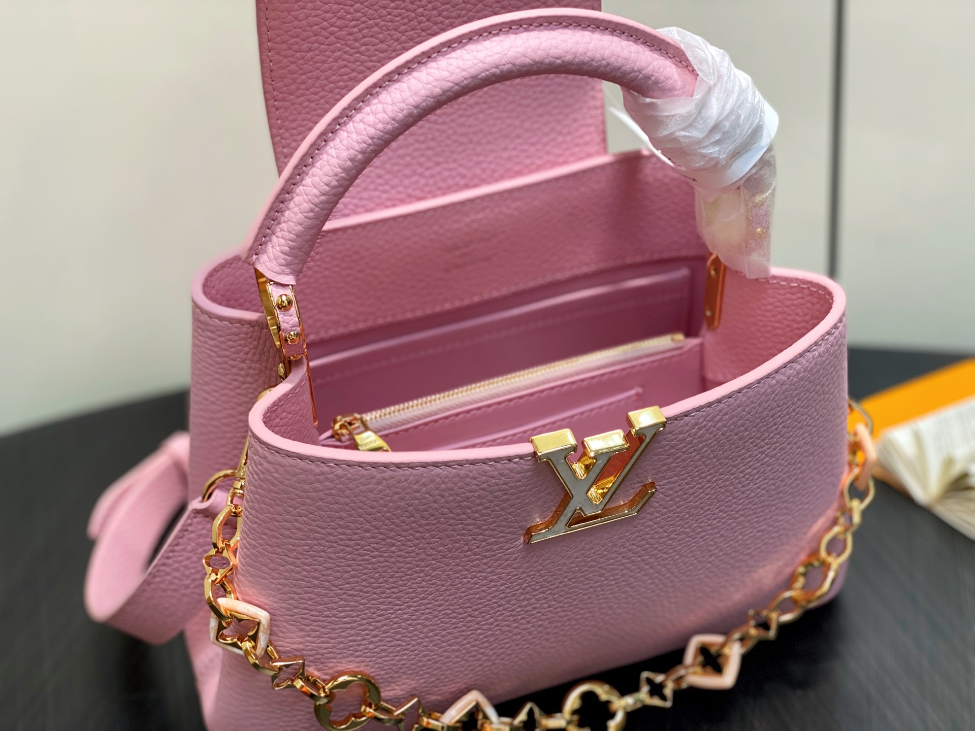 【顶级原单】M14970粉色 链条全皮cap那英款 CAPUCINES BB手袋 Capucines 系