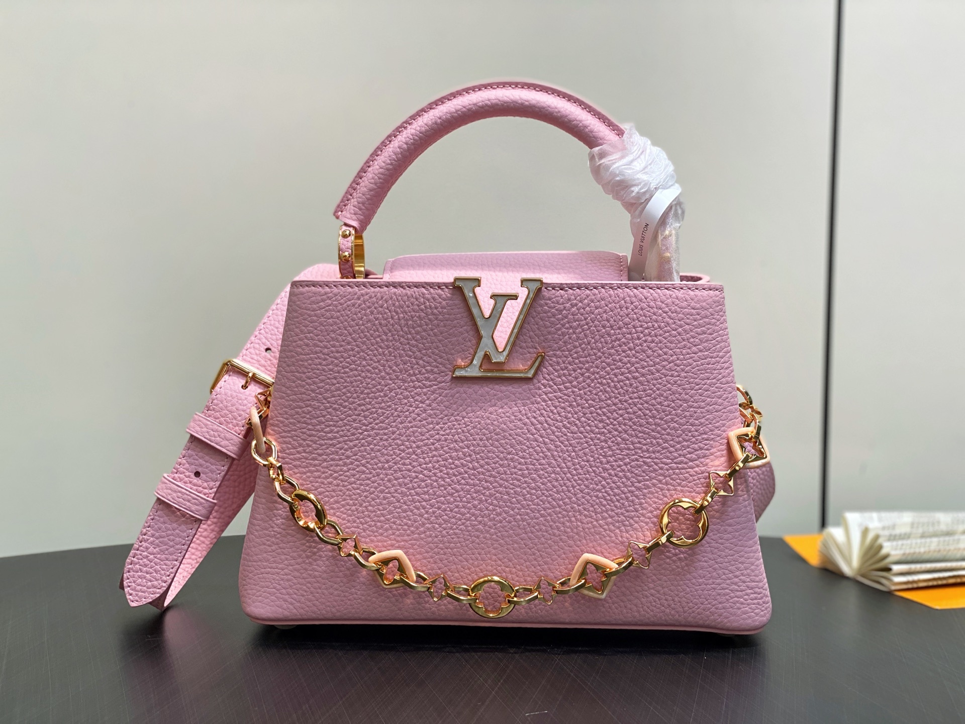 【顶级原单】M14970粉色 链条全皮cap那英款 CAPUCINES BB手袋 Capucines 系