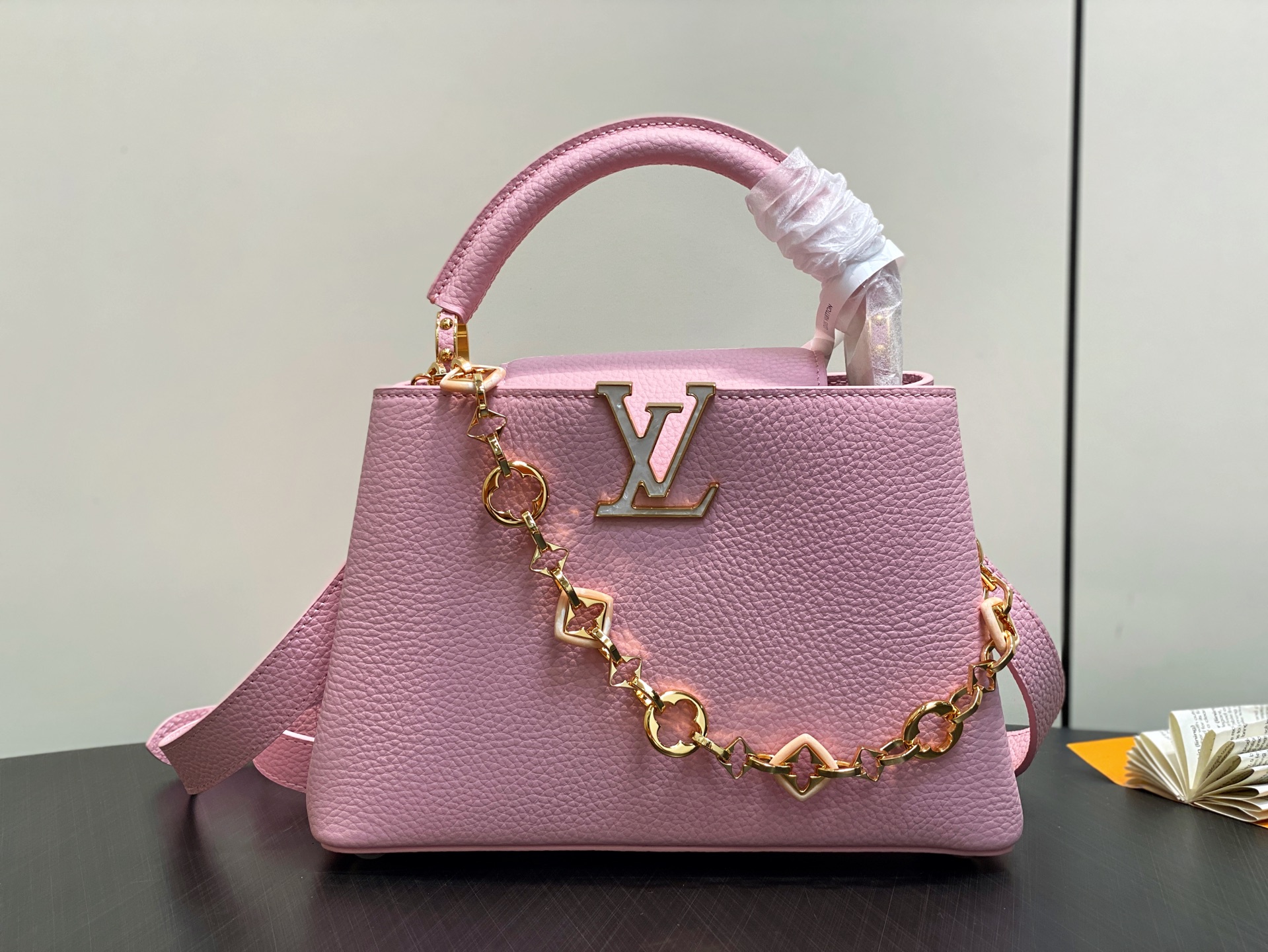 【顶级原单】M14970粉色 链条全皮cap那英款 CAPUCINES BB手袋 Capucines 系