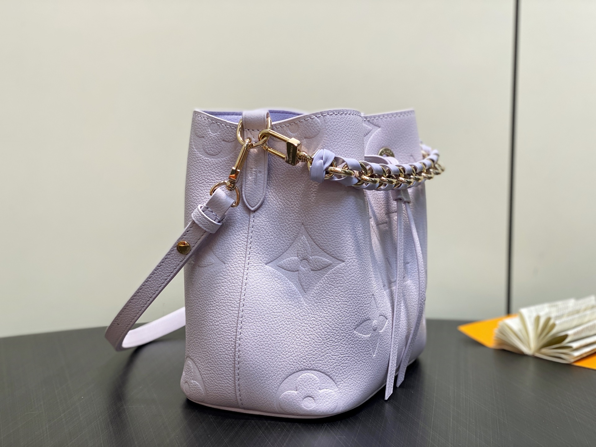 【顶级原单】M25675浅紫色 全皮水桶包 本款 Néonoé BB 手袋 以清雅风姿加入 Dream