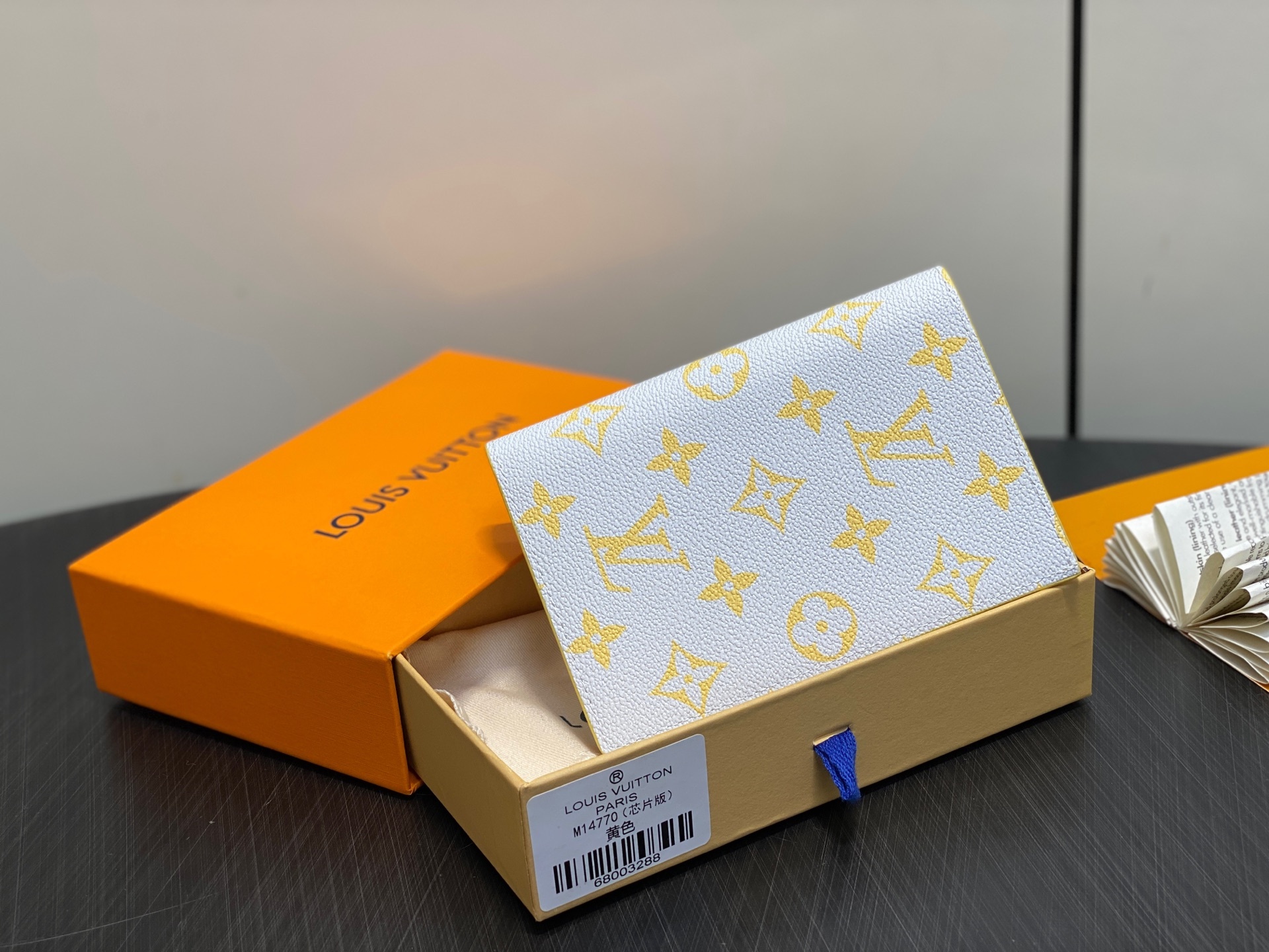 【顶级原单】M14770黄色 护照夹护照套 本款护照套为 Monogram Macassar 帆布勾勒明