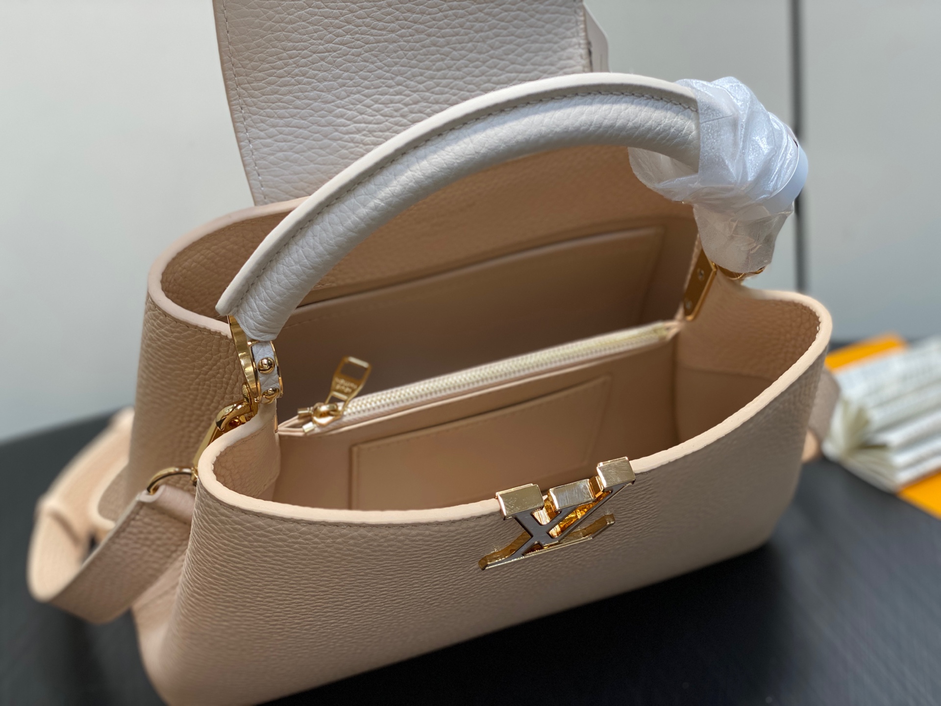 【顶级原单】M25461米黄色 全皮cap那英款系列 CAPUCINES BB手袋 M24727 Cap