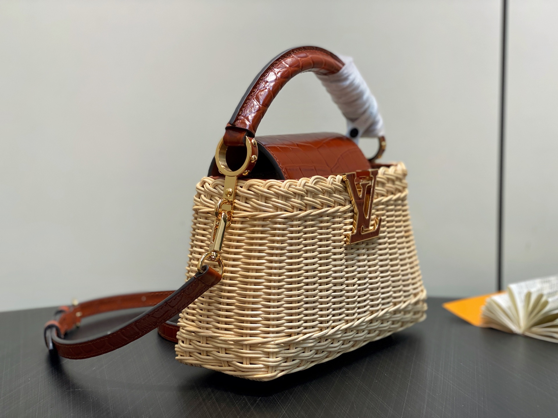 【顶级原单】M88126棕色编织 鳄鱼纹cap那英款 CAPUCINES mini 手袋 本款 Capu