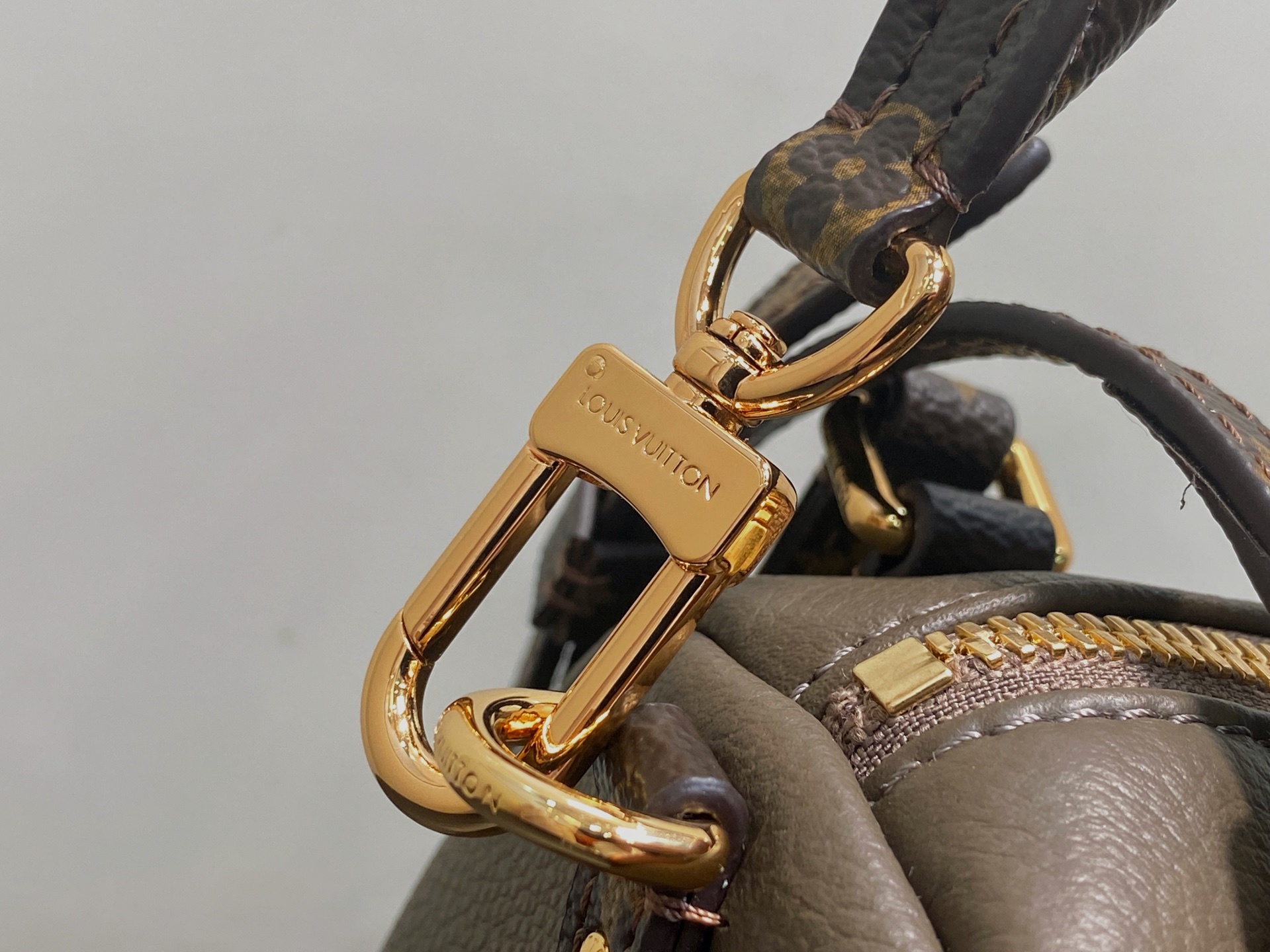 【顶级原单】M26360大象灰 M26039全皮枕头包 当季新款 EXPRESS 小号手袋 本款 Exp