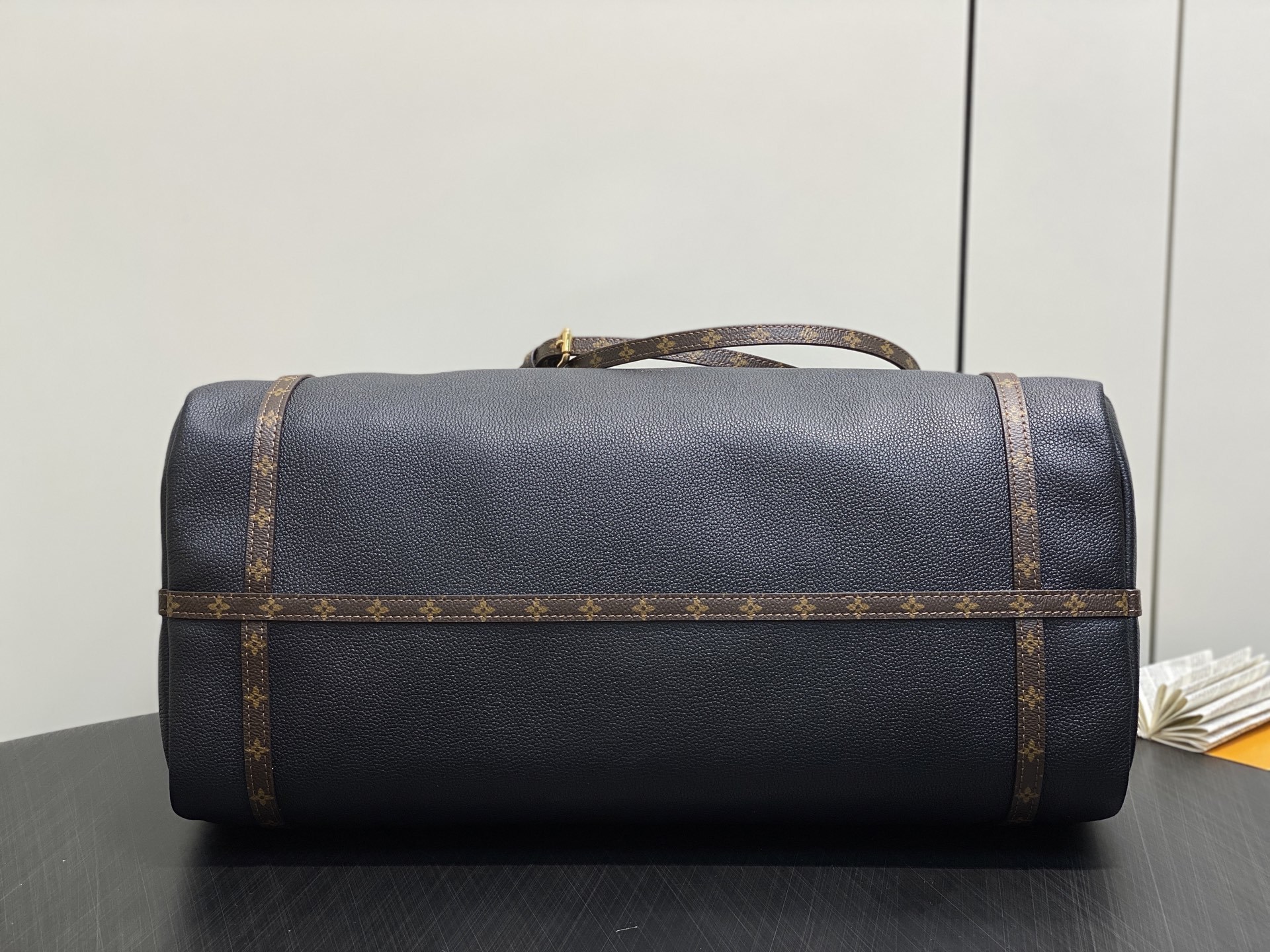 【顶级原单】M26037黑色 全皮大号speedy枕头包 当季新款 EXPRESS 大号手袋 Expre