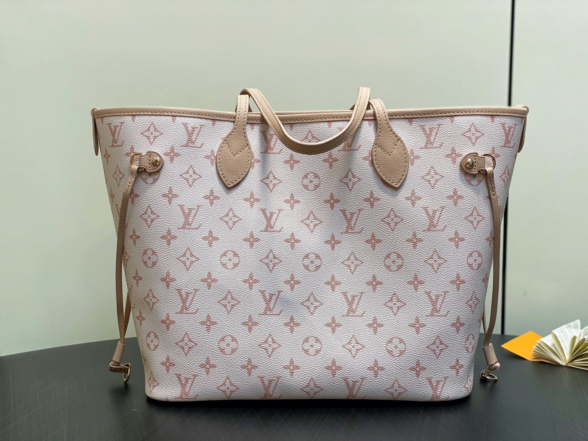 【顶级原单】M25665白花沙丘色 双面购物袋 Sac Neverfull Inside Out MM
