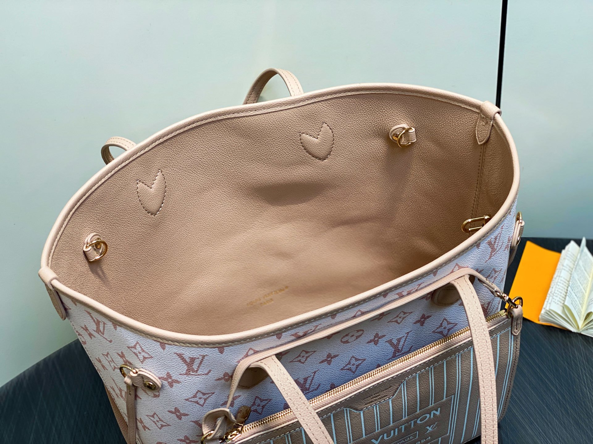 【顶级原单】M25665白花沙丘色 双面购物袋 Sac Neverfull Inside Out MM
