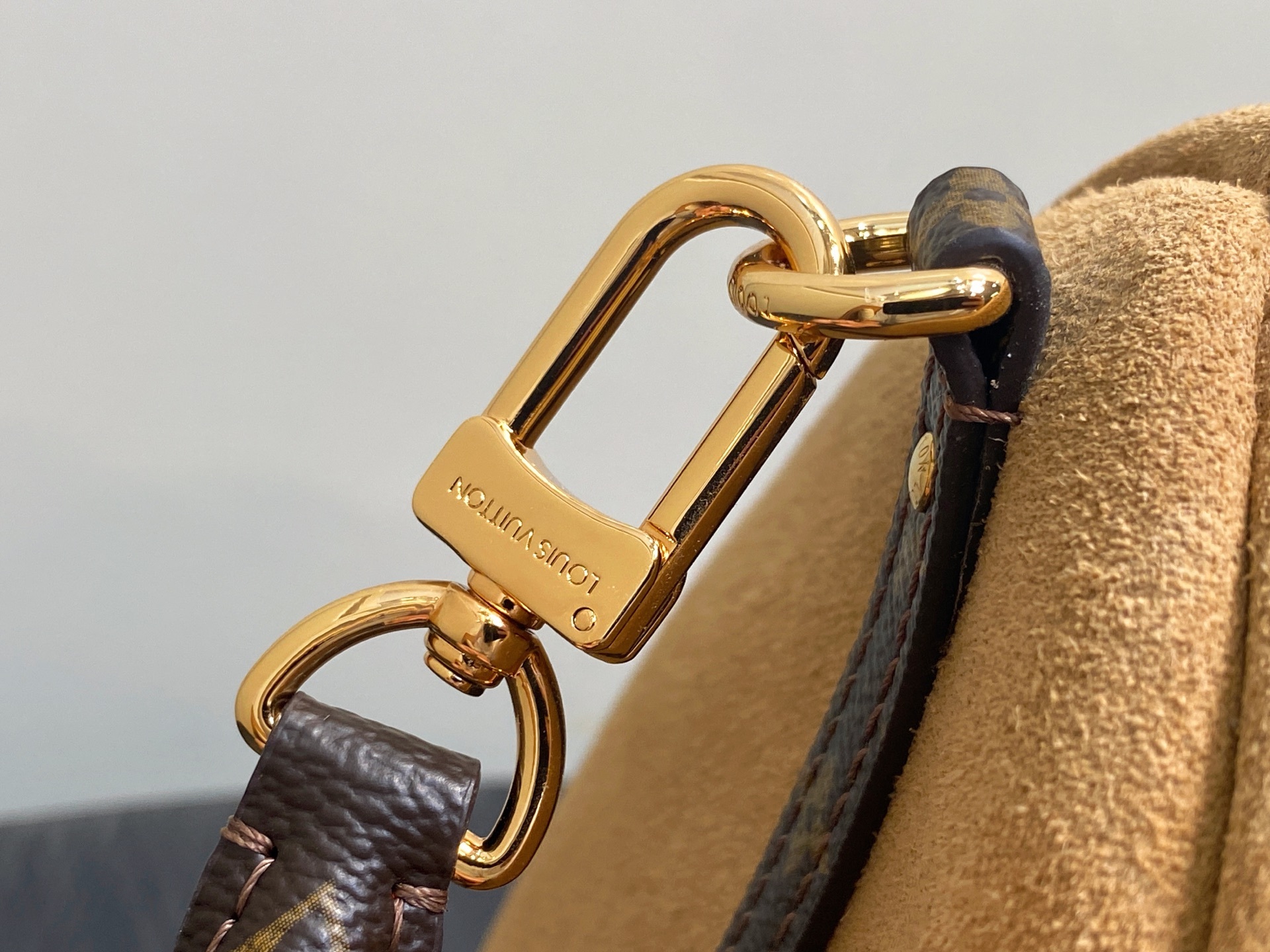 【顶级原单】M26358杏色磨砂皮 全皮speedy枕头包 EXPRESS 中号手袋 m26359 深啡