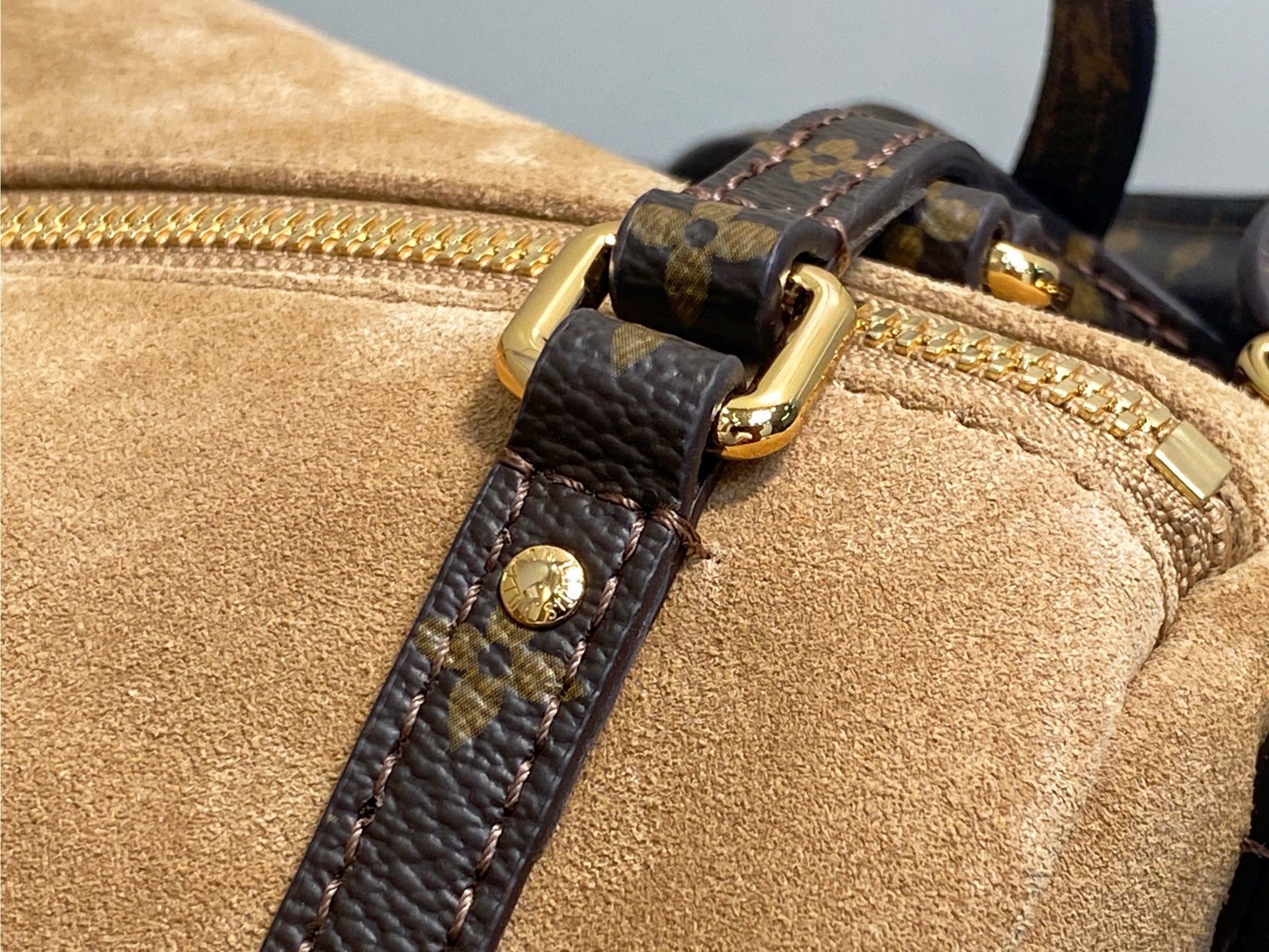 【顶级原单】M26358杏色磨砂皮 全皮speedy枕头包 EXPRESS 中号手袋 m26359 深啡