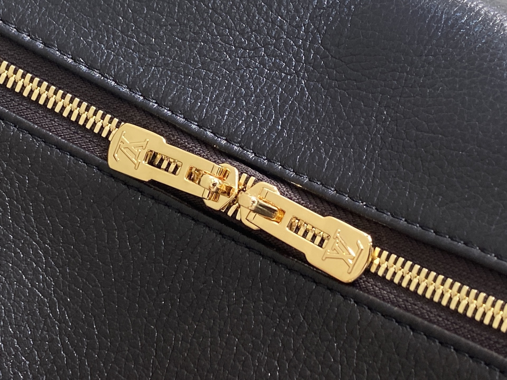 【顶级原单】M26359深啡色油蜡皮 全皮speedy枕头包 EXPRESS 中号手袋 m26359 深