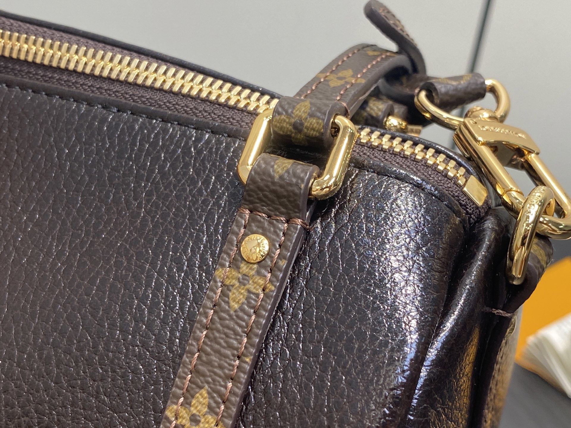 【顶级原单】M26359深啡色油蜡皮 全皮speedy枕头包 EXPRESS 中号手袋 m26359 深